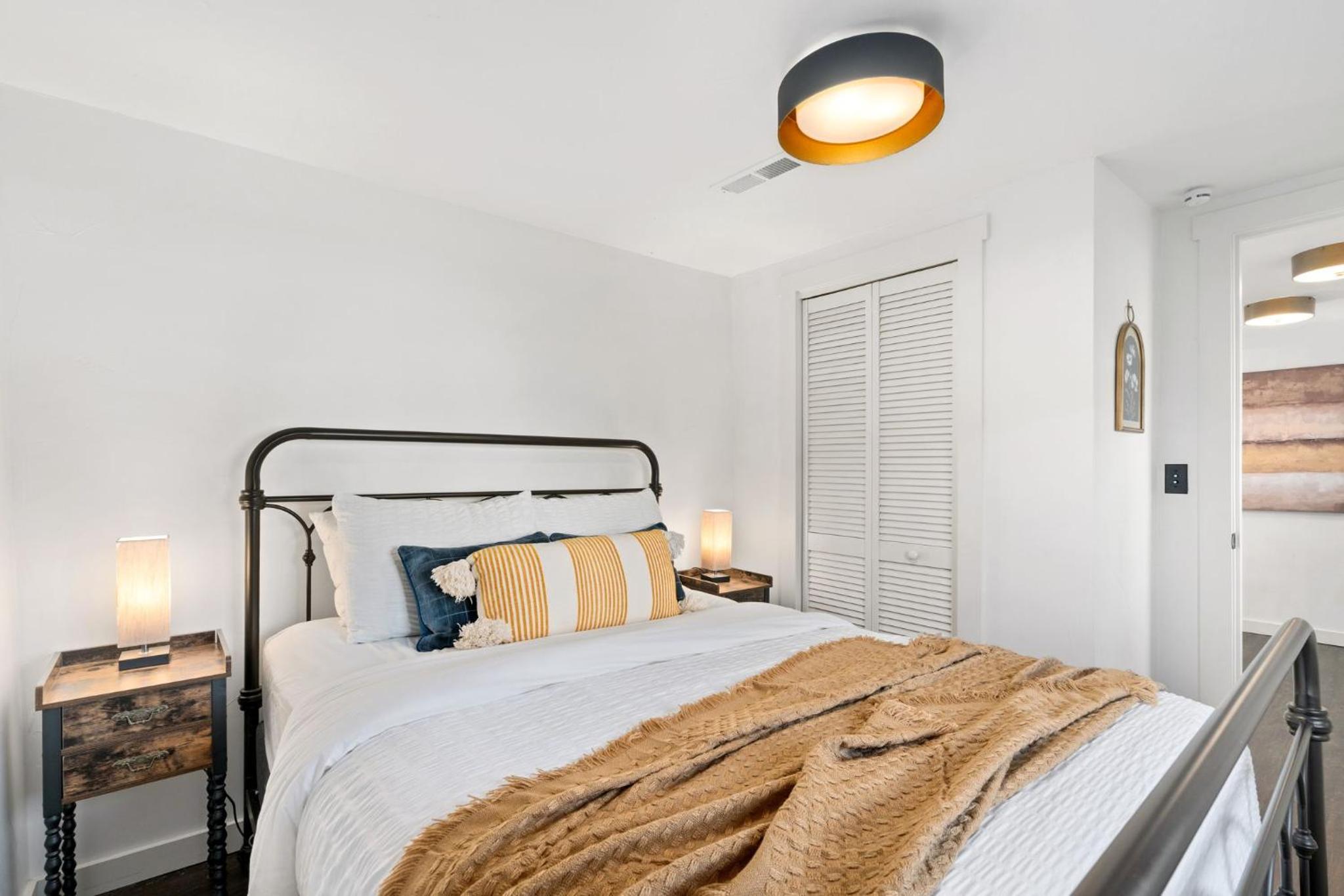 Sunset Haven Dog-friendly Home Near Trails and Lake