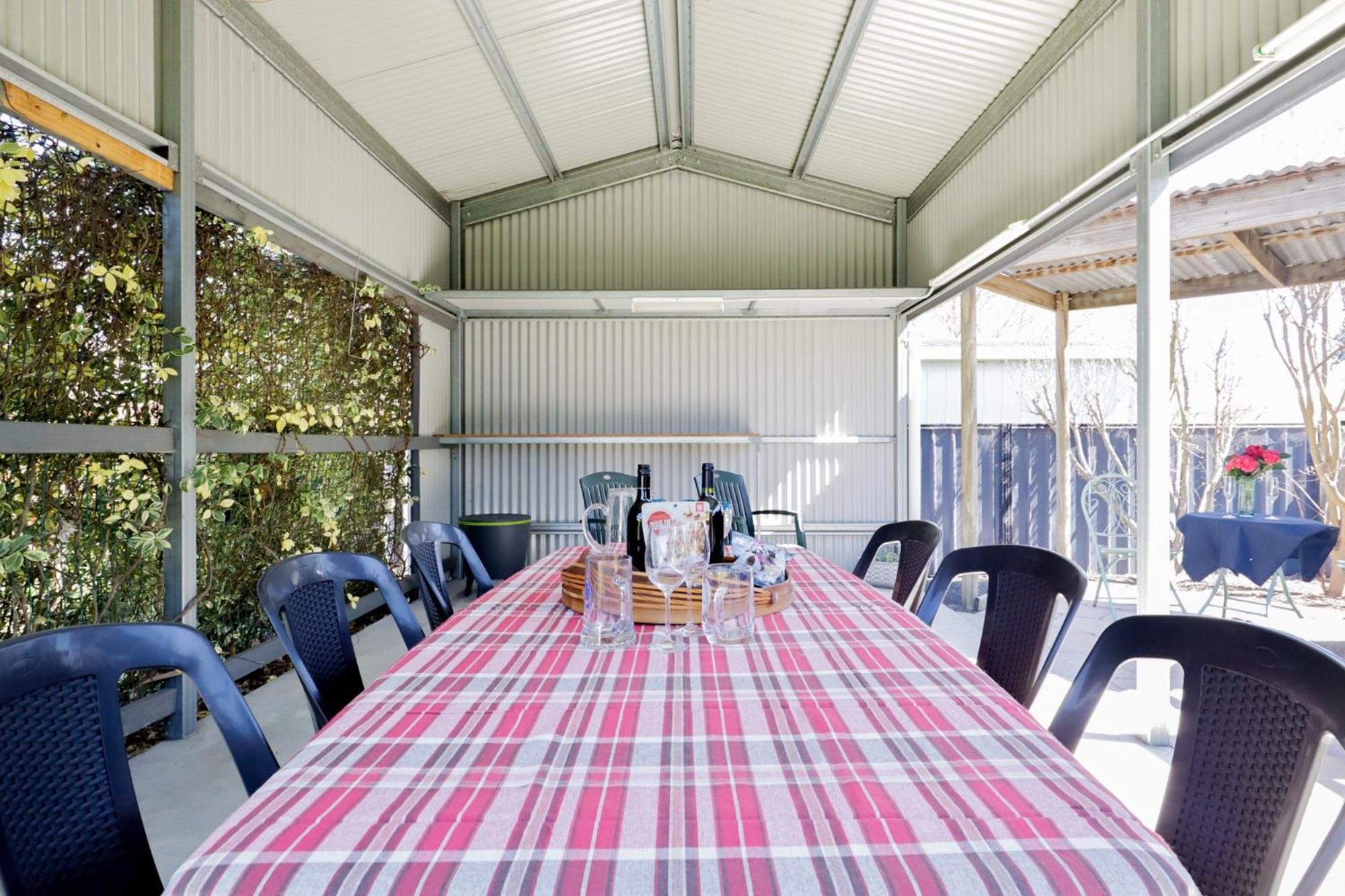 Heritage Home with BBQ & Outdoor Fire Pit