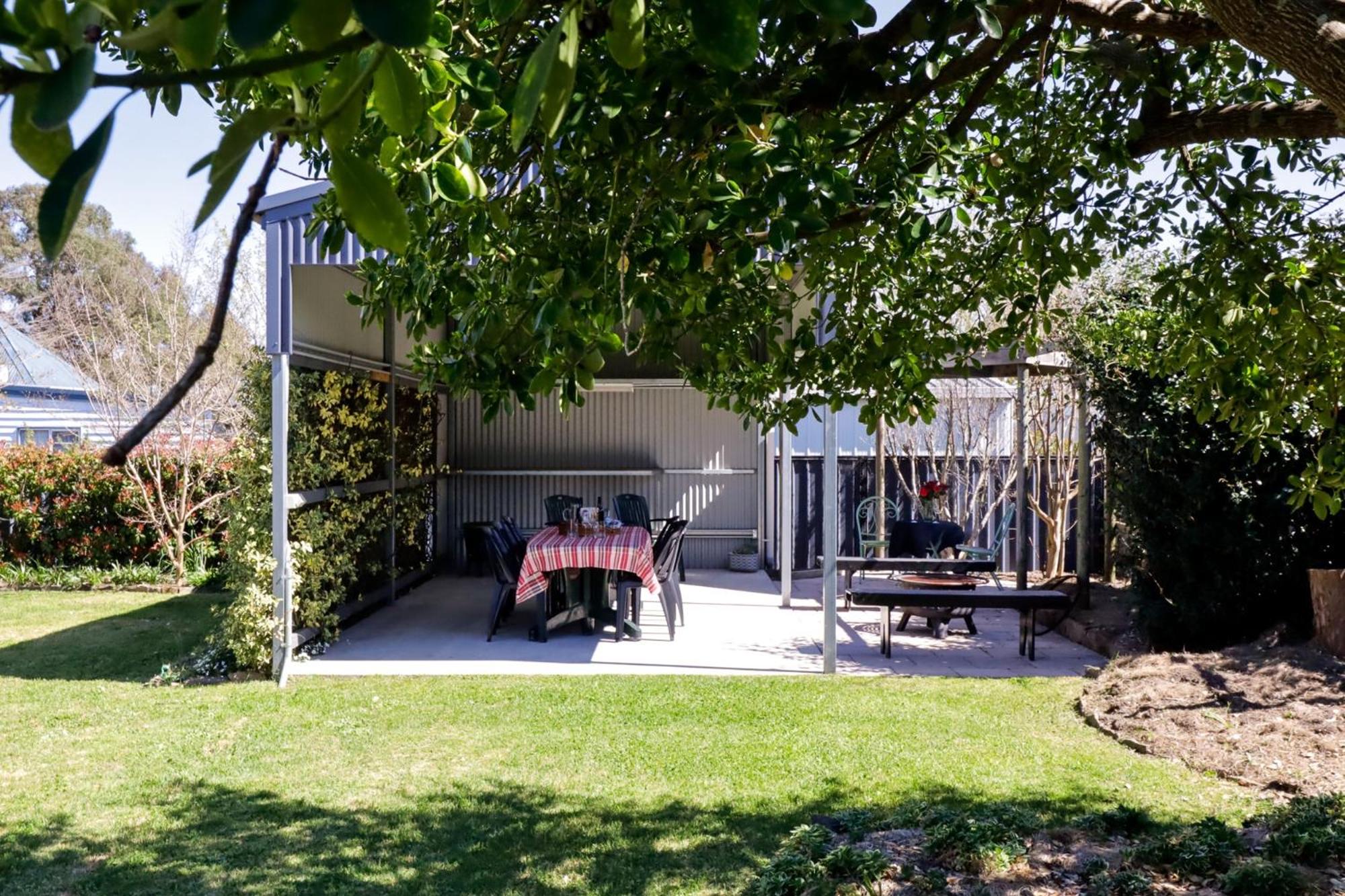 Heritage Home with BBQ & Outdoor Fire Pit