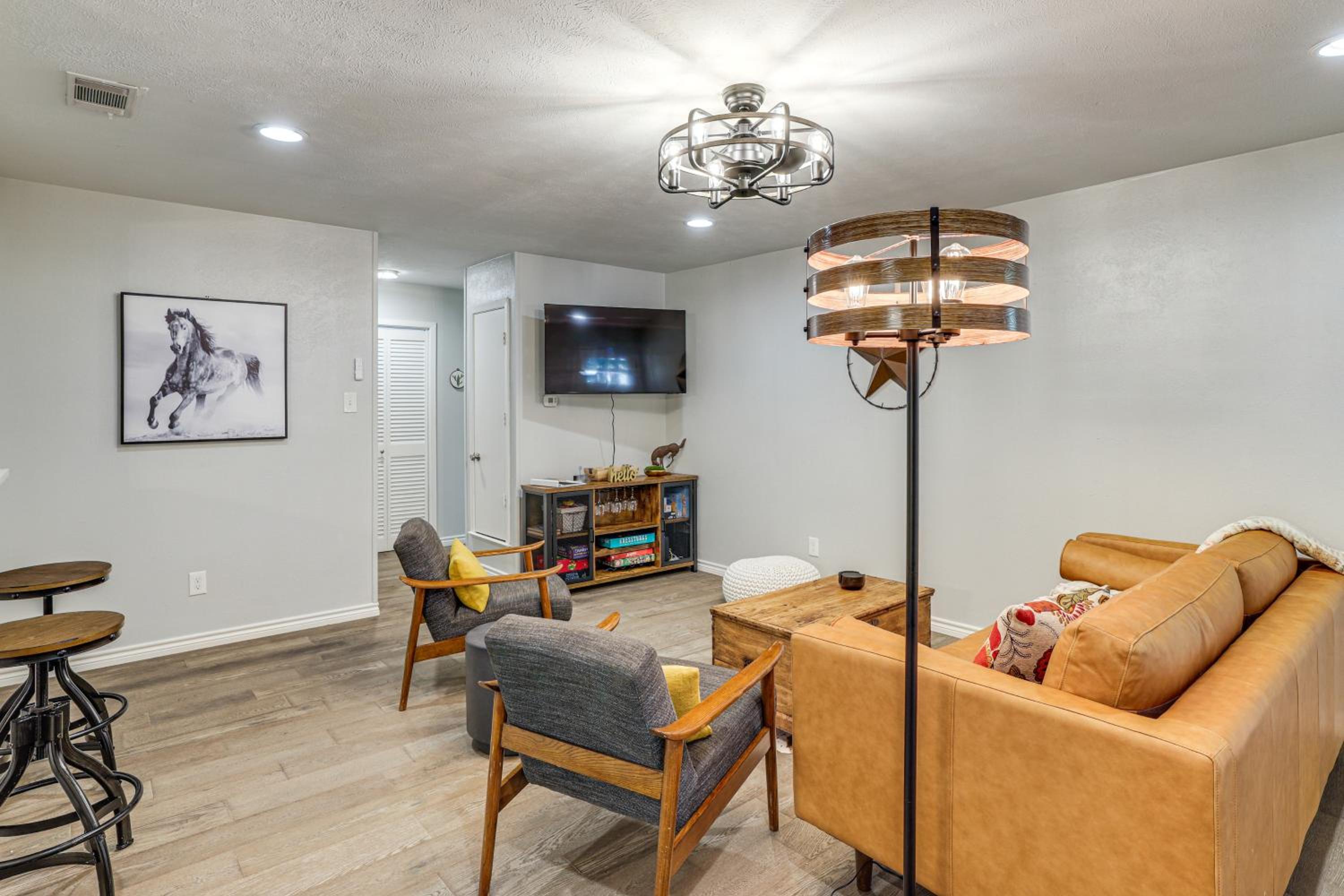 Dog-Friendly Dallas Home with Fenced Yard!