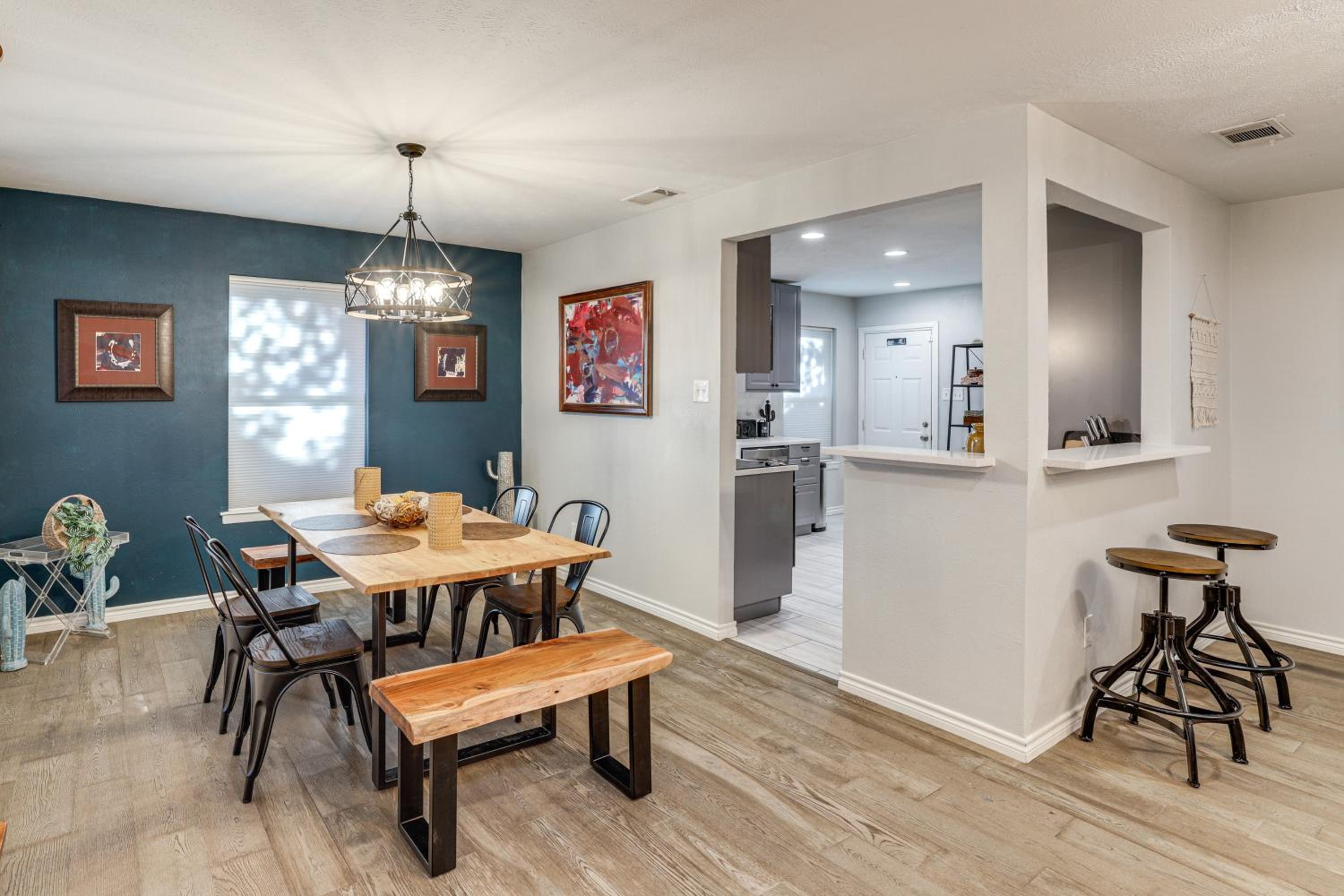 Dog-Friendly Dallas Home with Fenced Yard!