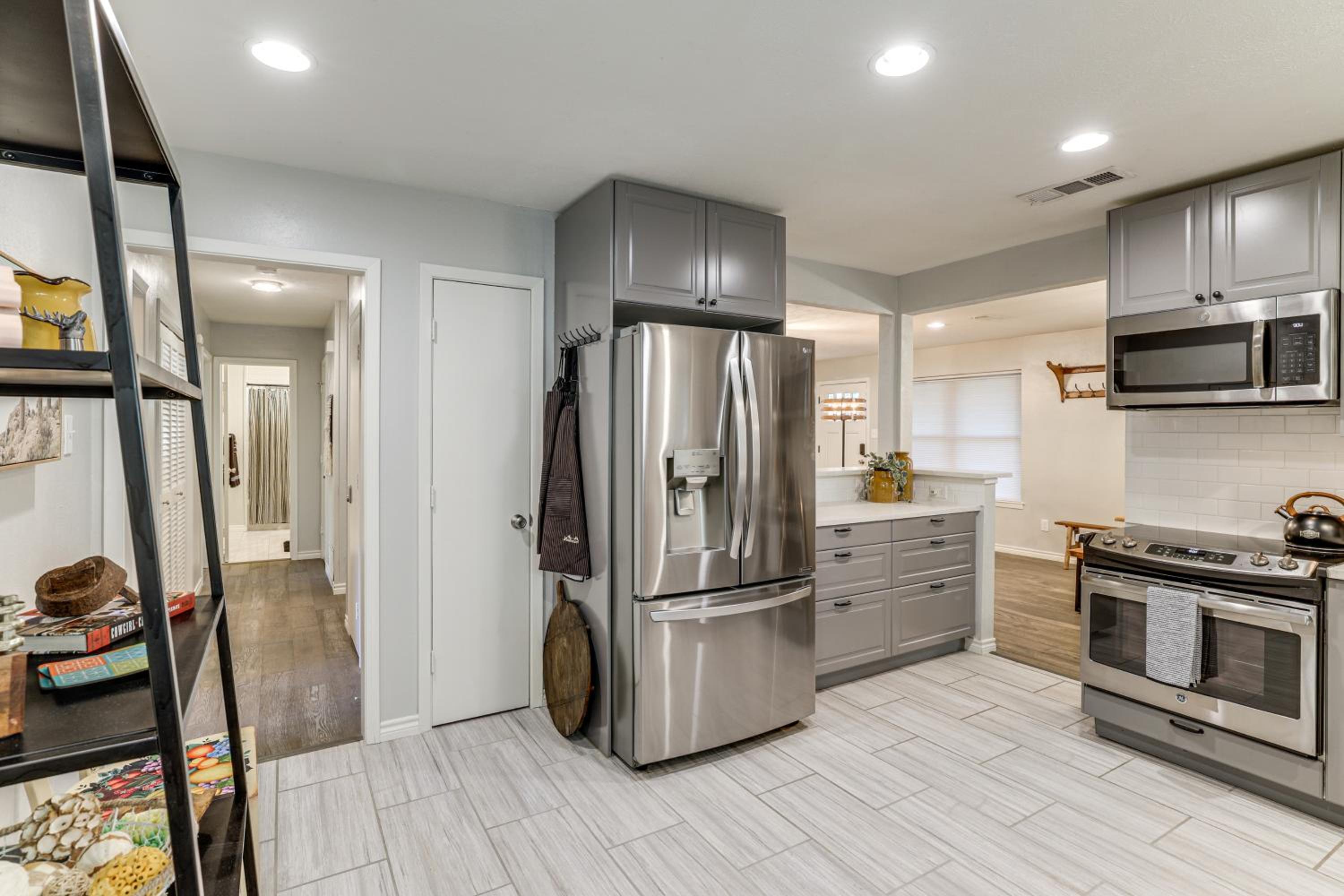 Dog-Friendly Dallas Home with Fenced Yard!