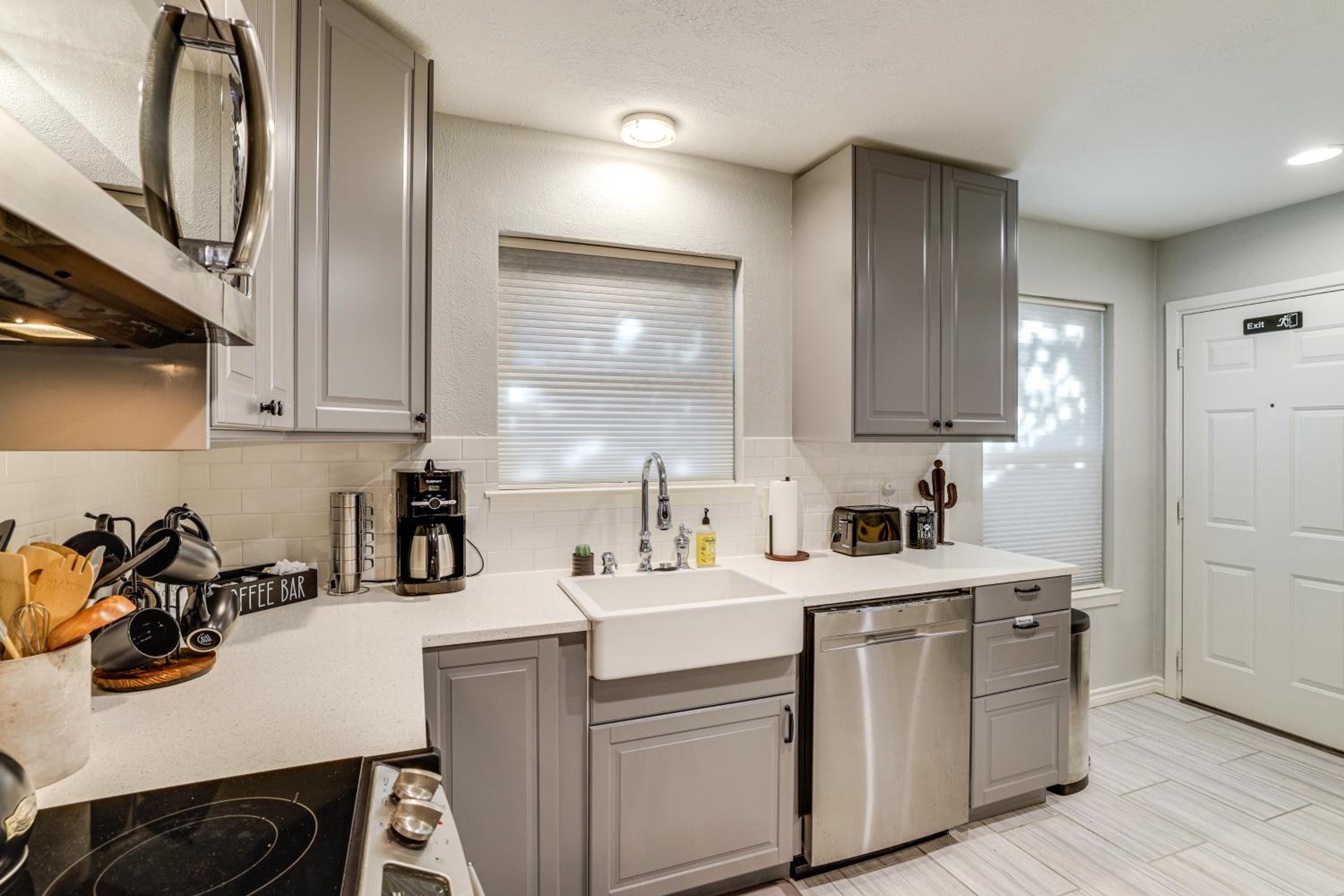Dog-Friendly Dallas Home with Fenced Yard!