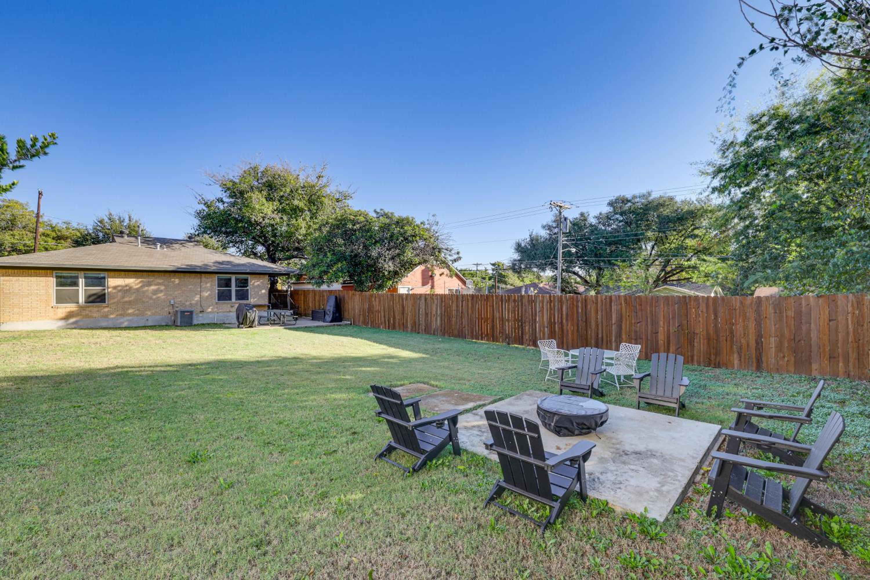 Dog-Friendly Dallas Home with Fenced Yard!
