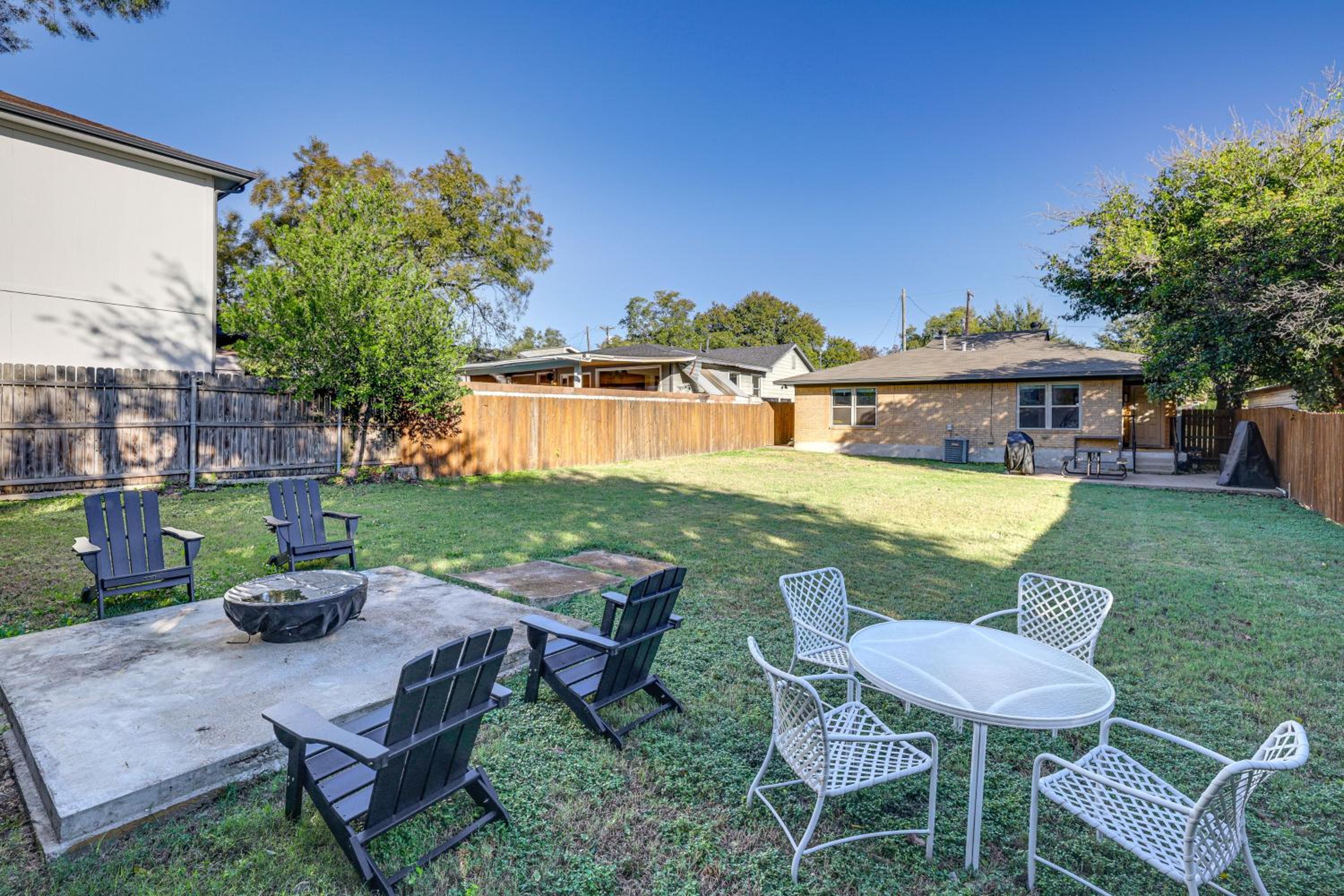 Dog-Friendly Dallas Home with Fenced Yard!
