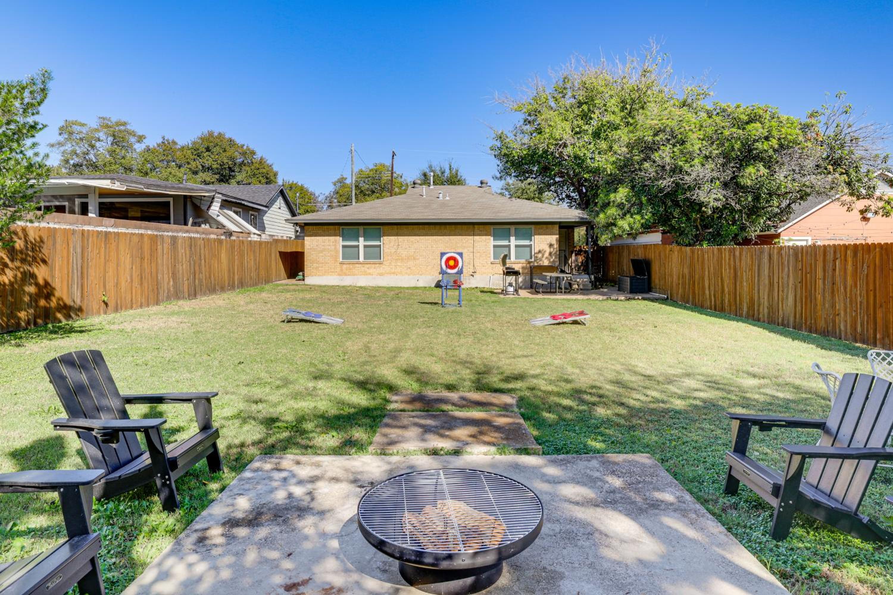 Dog-Friendly Dallas Home with Fenced Yard!