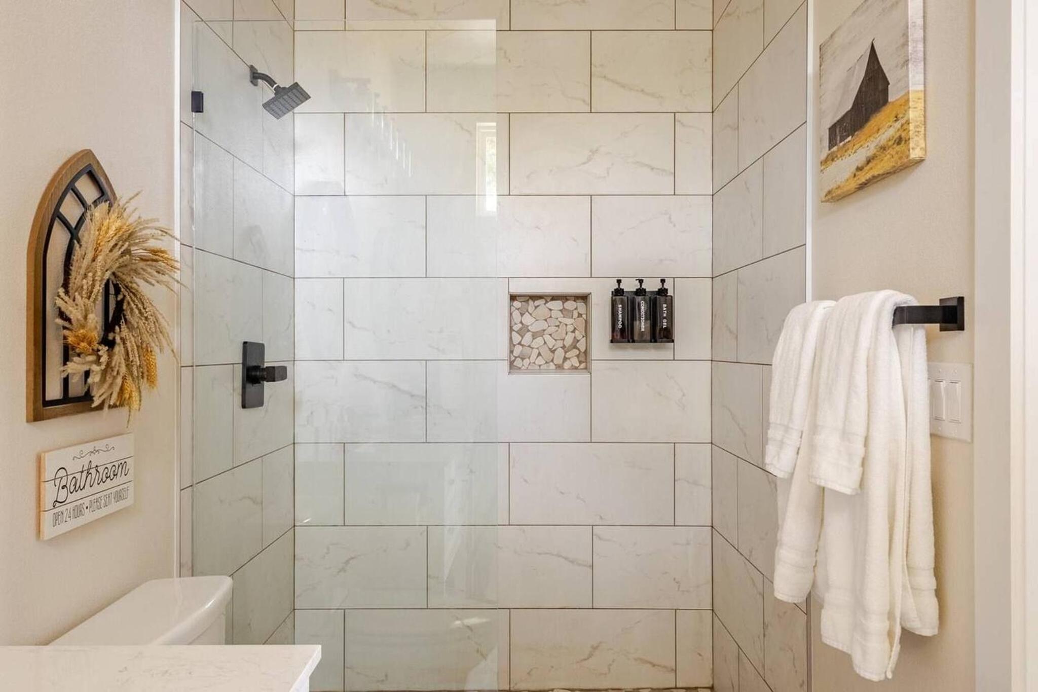 Riverside Luxury A/B, Sleeps 12!