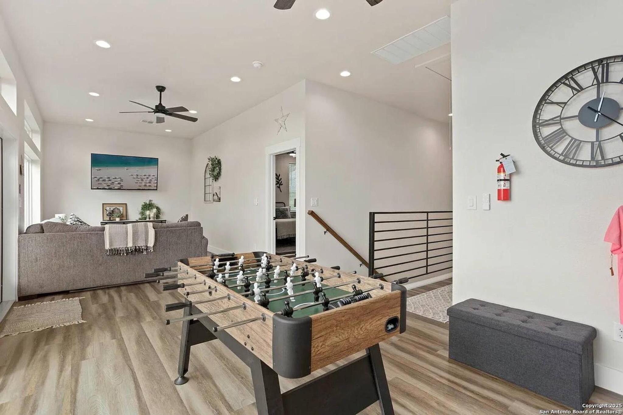 Riverside Luxury A/B, Sleeps 12!