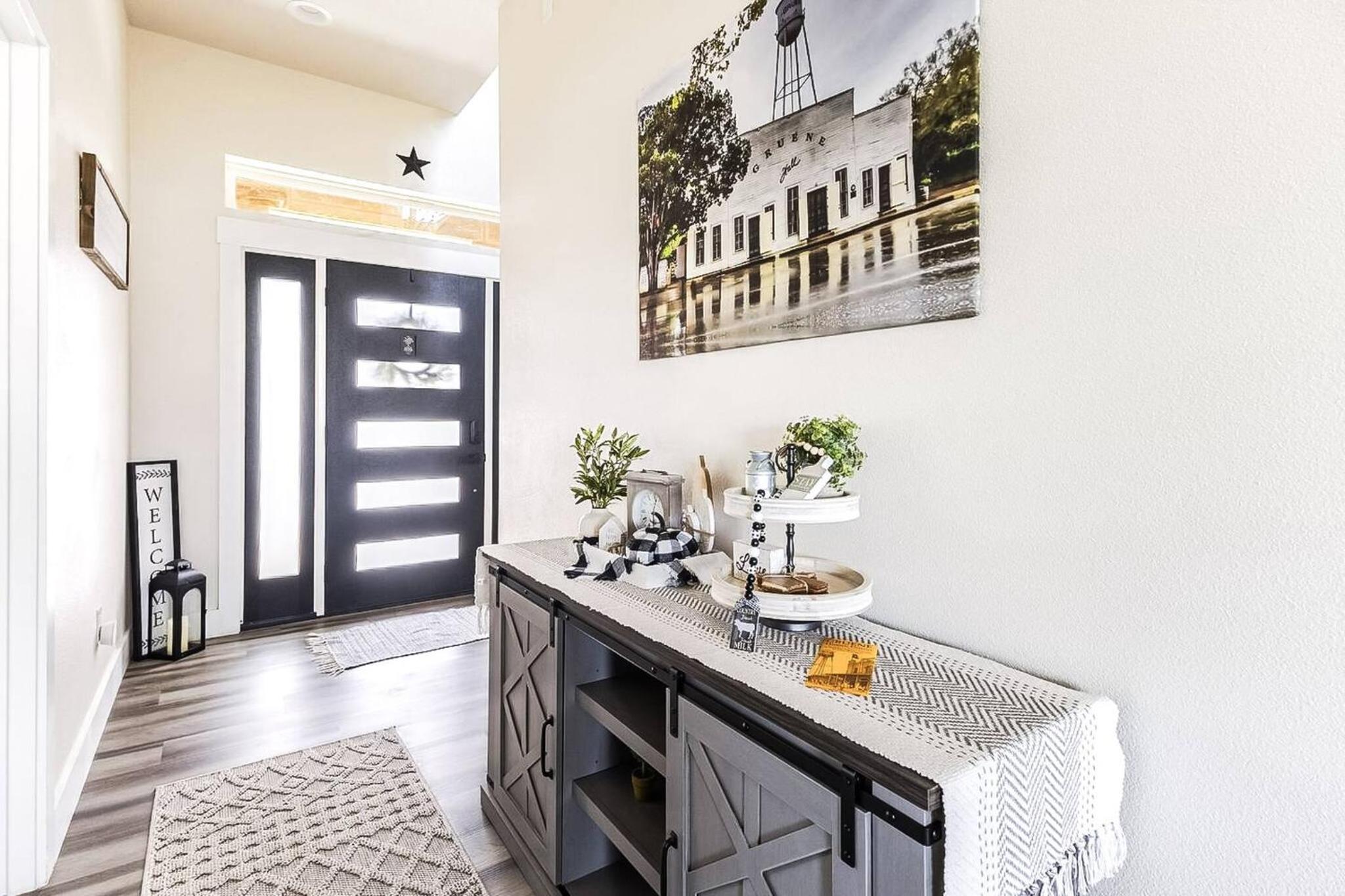 Riverside Luxury A/B, Sleeps 12!
