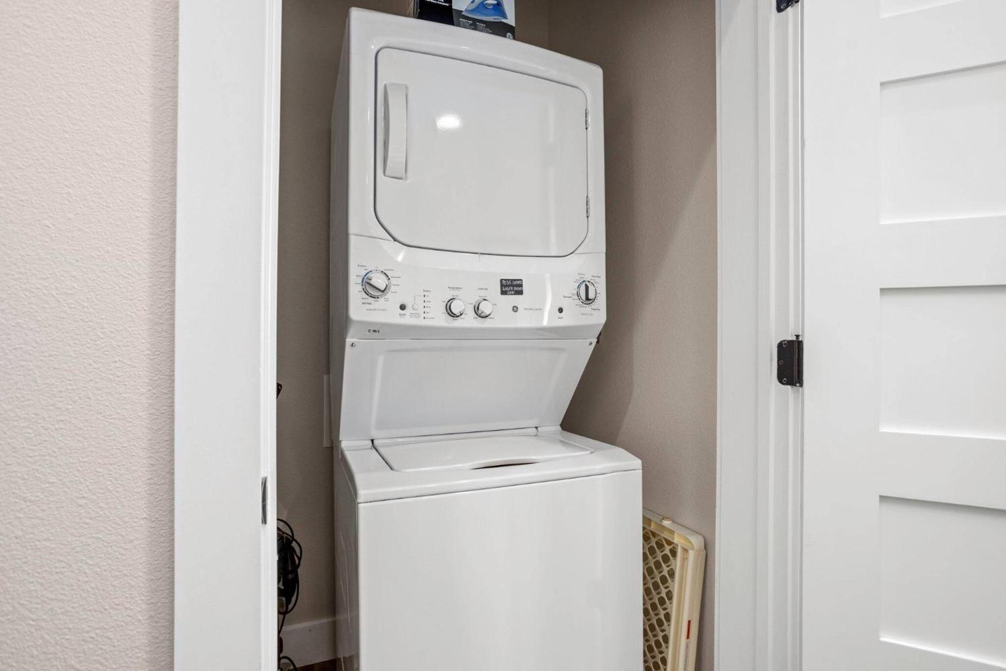 Riverside Luxury A/B, Sleeps 12!