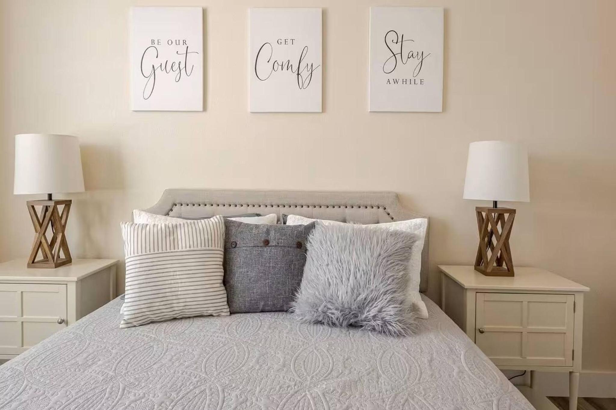 Riverside Luxury A/B, Sleeps 12!
