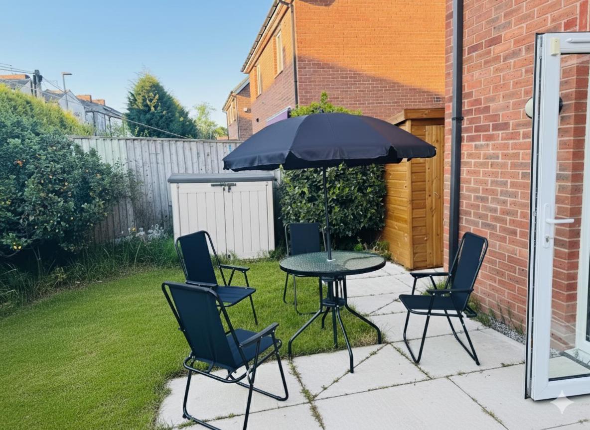 Large 3 Bed Home - Coop Live -Free parking