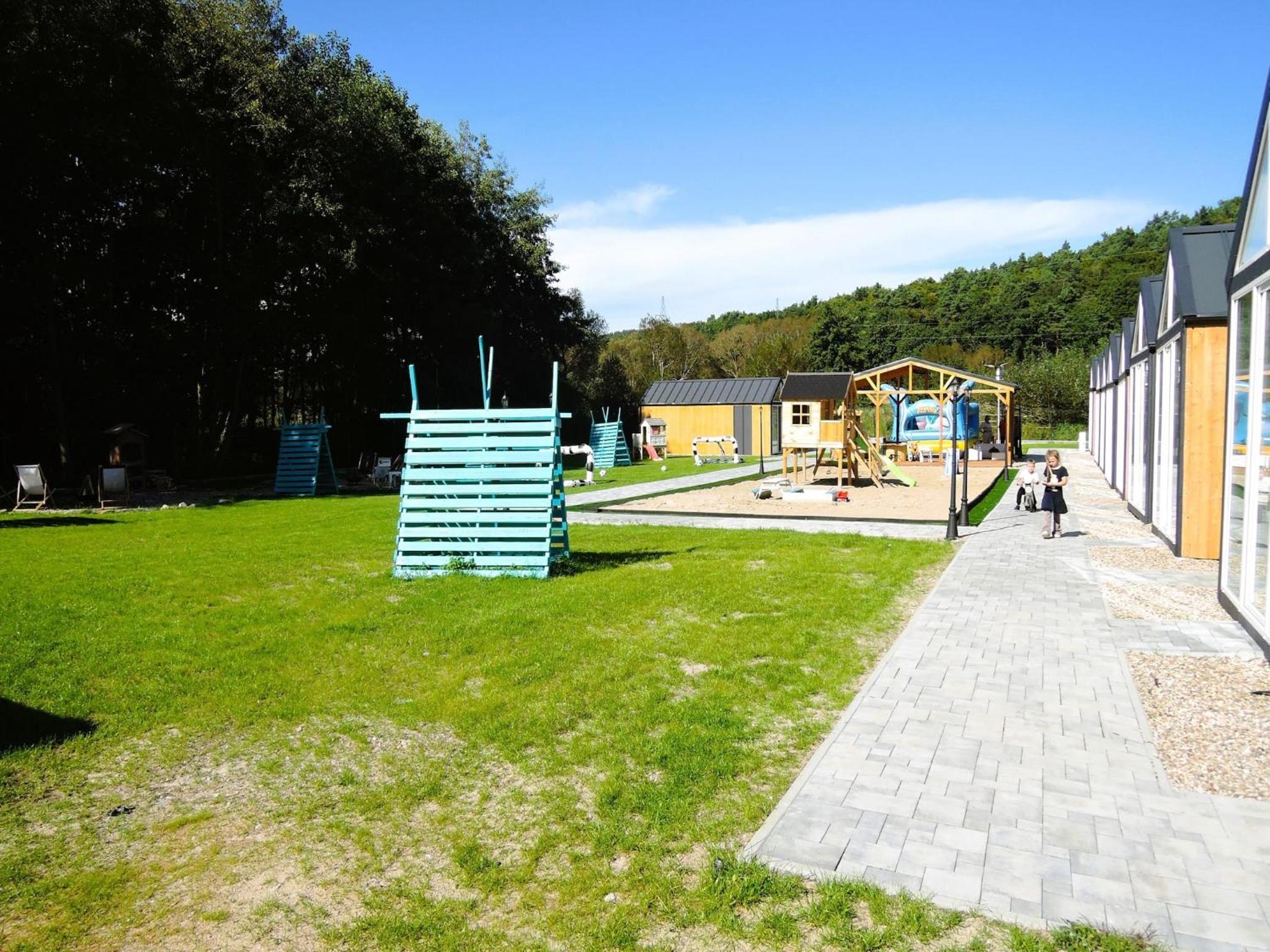 Holiday homes with swimming pool, close to the sea