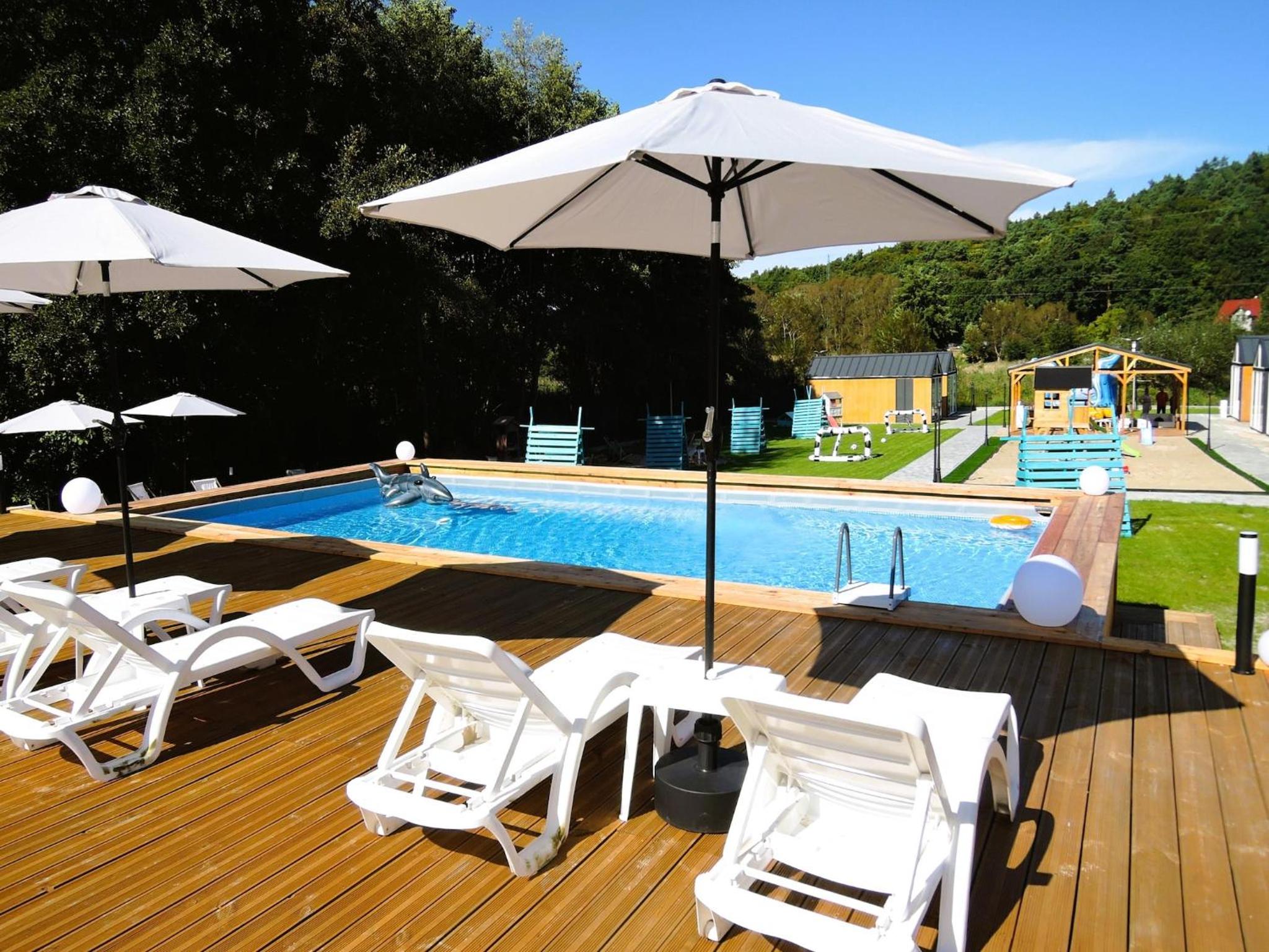 Holiday homes with swimming pool, close to the sea