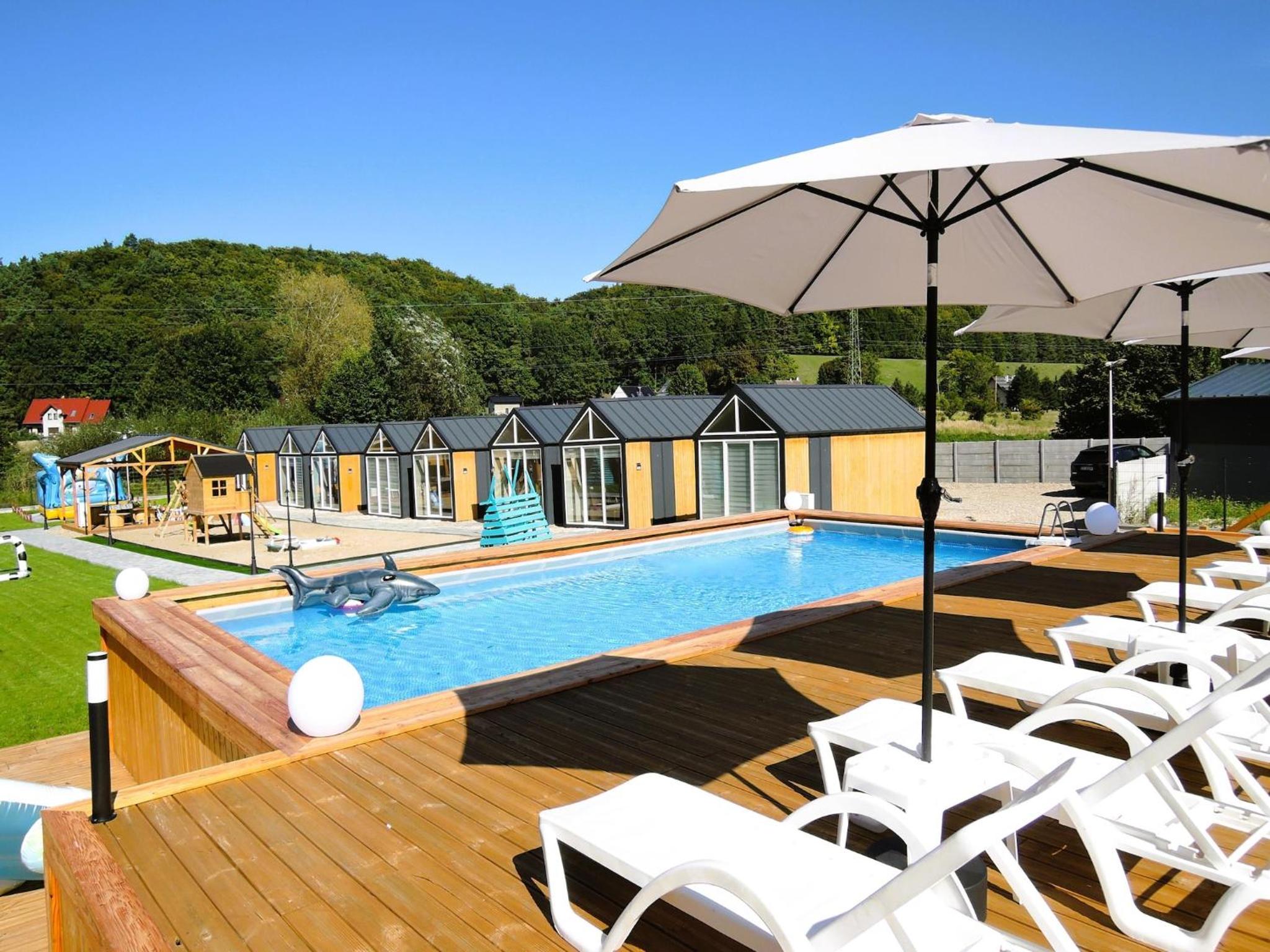 Holiday homes with swimming pool, close to the sea