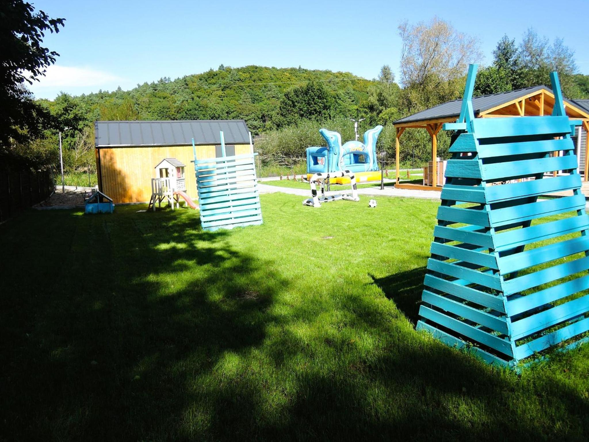 Holiday homes with swimming pool, close to the sea