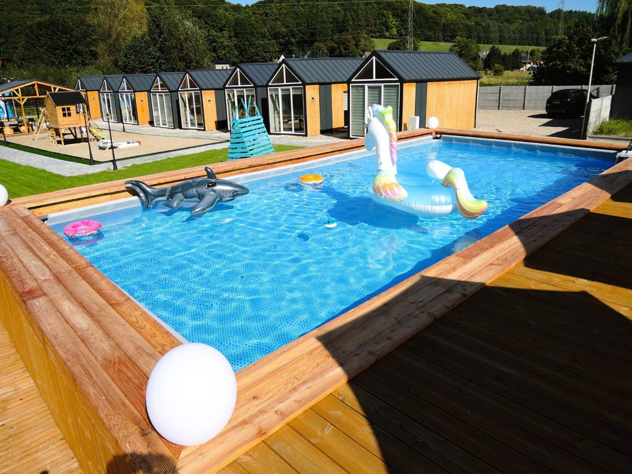 Holiday homes with swimming pool, close to the sea