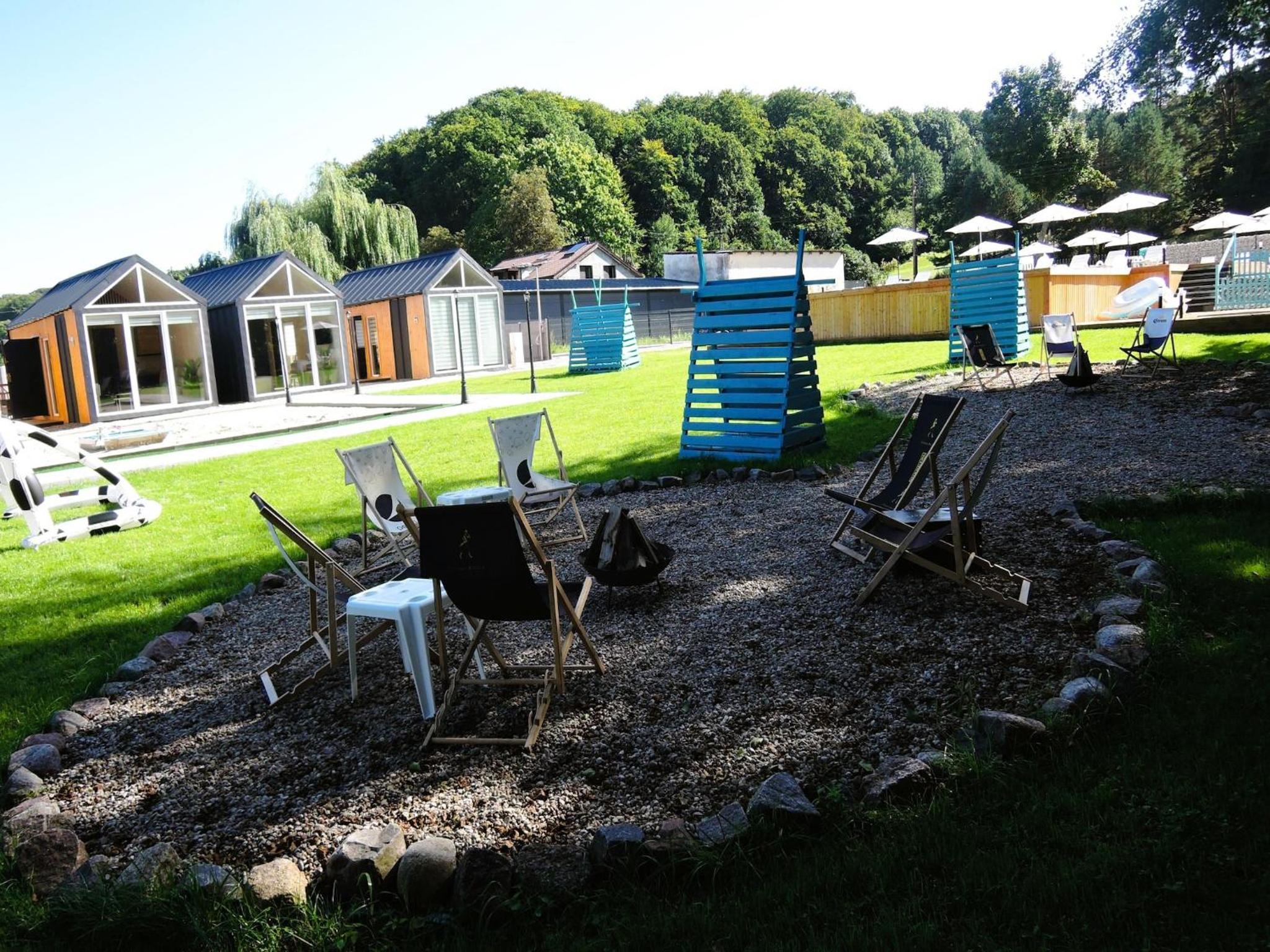 Holiday homes with swimming pool, close to the sea