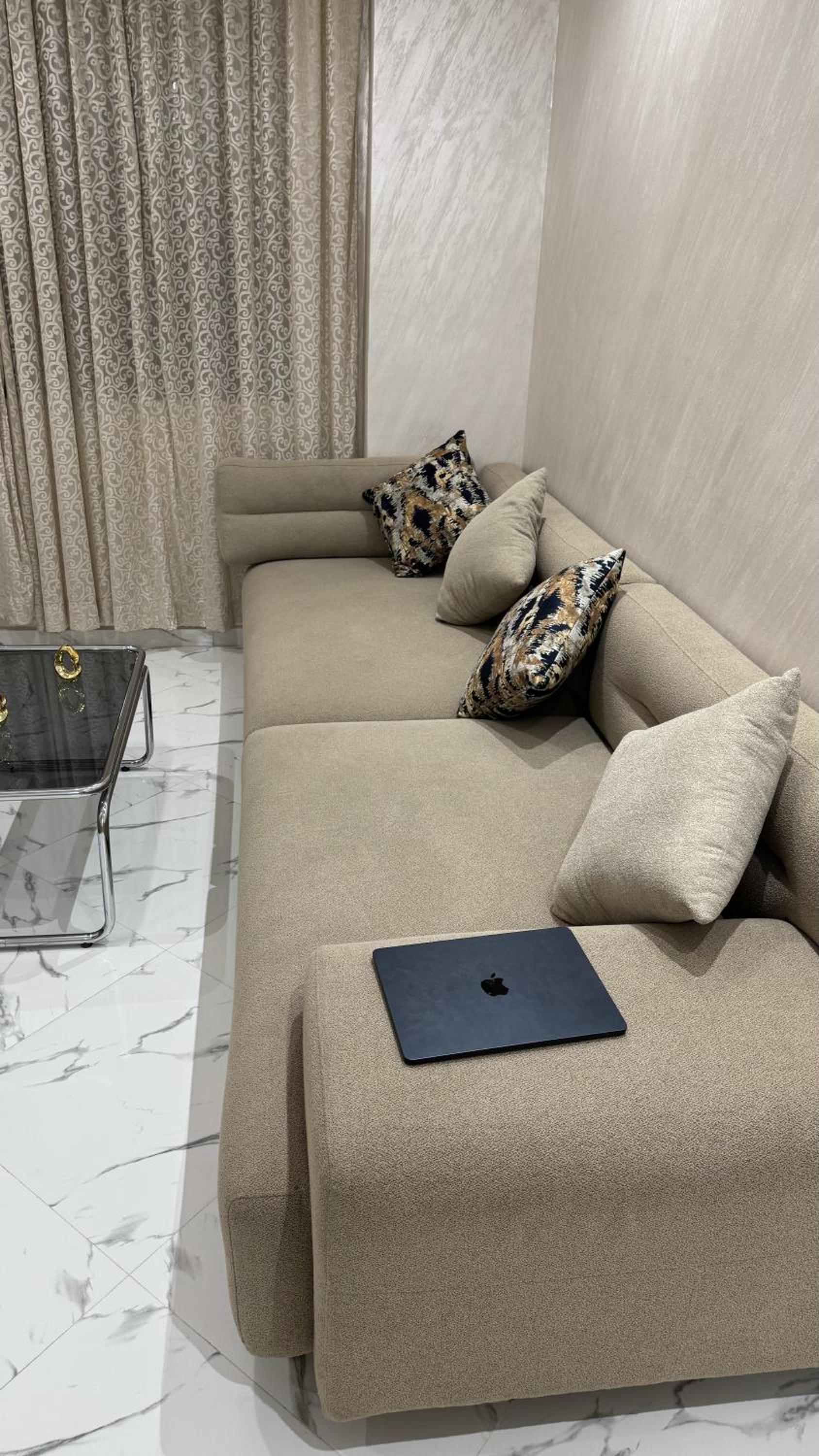 Calm Elegant Apartment City Center with Garage