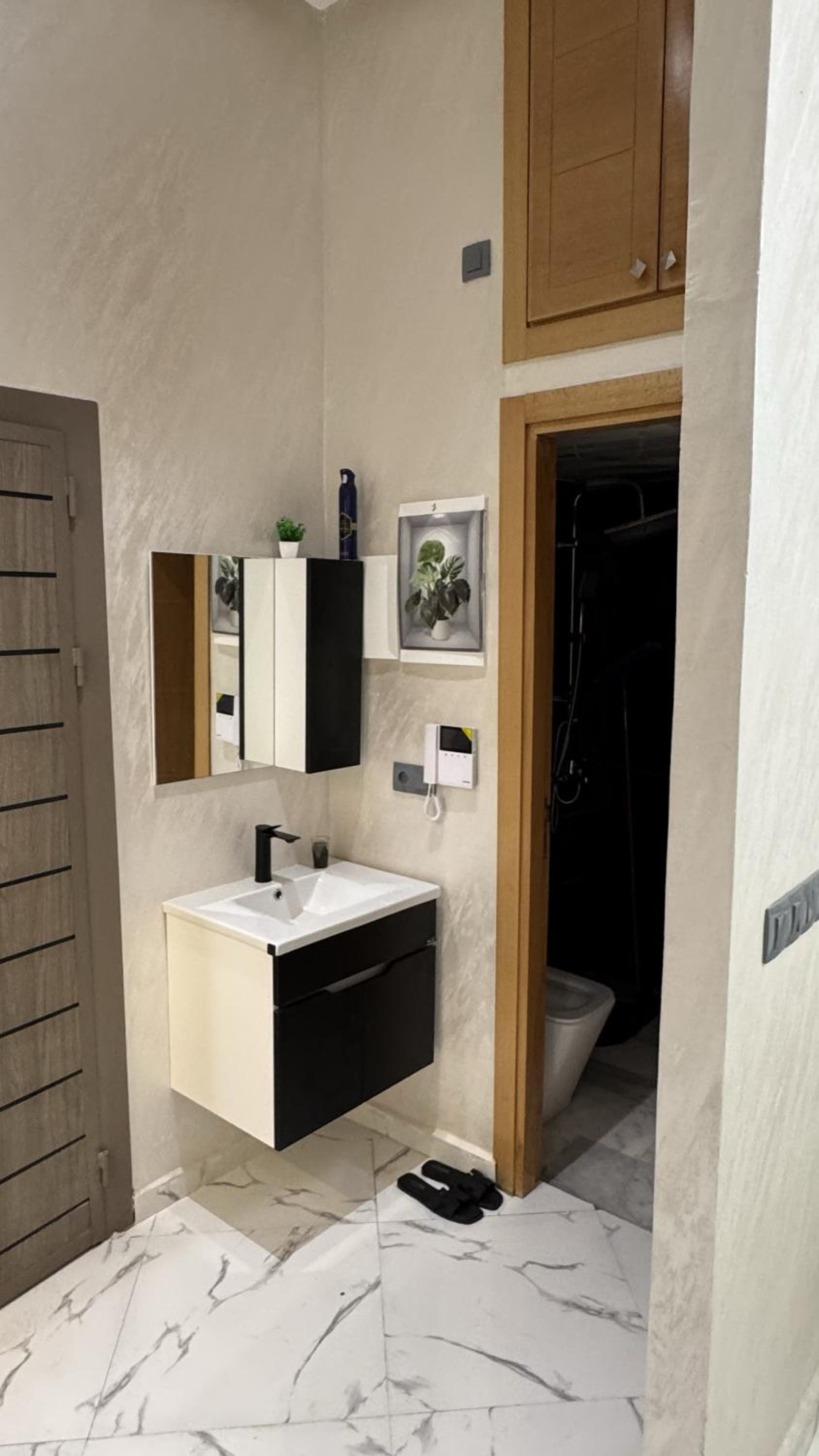 Calm Elegant Apartment City Center with Garage