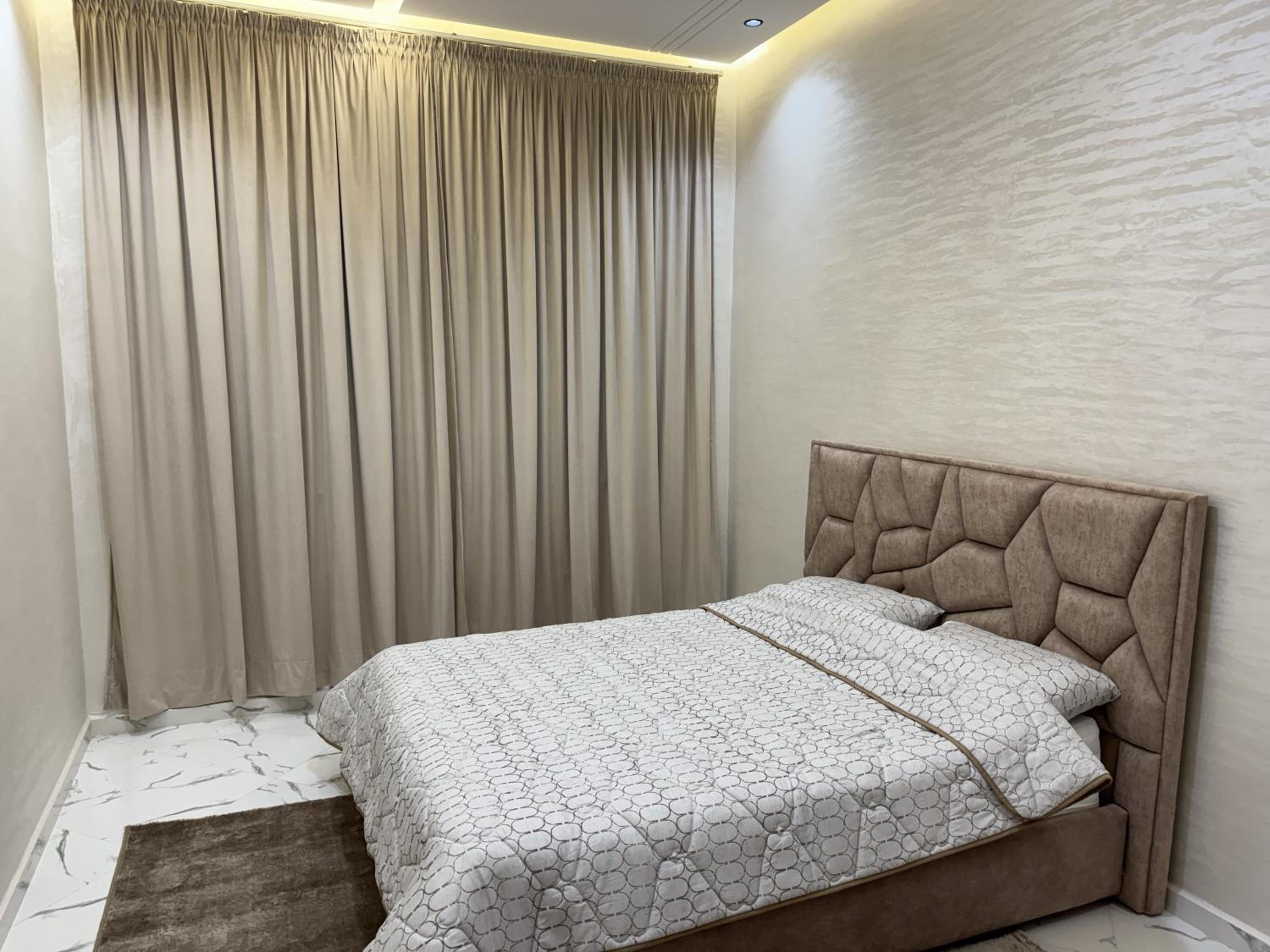 Calm Elegant Apartment City Center with Garage