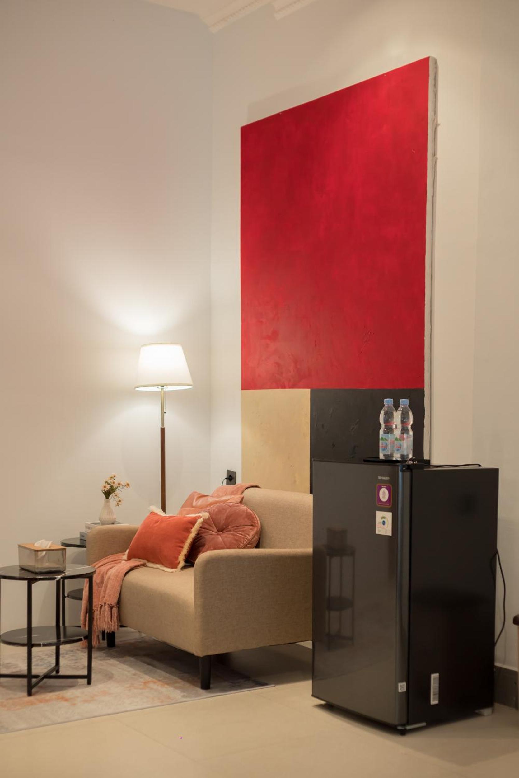 Contemporary Design Central District Studio 2B !
