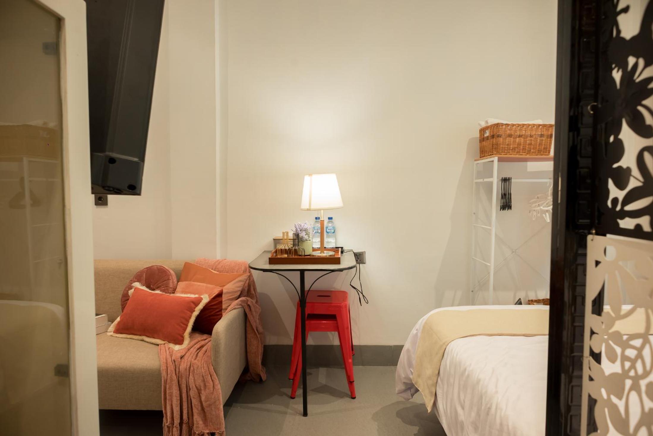 Cozy Central District Loft Style Studio 2A !
