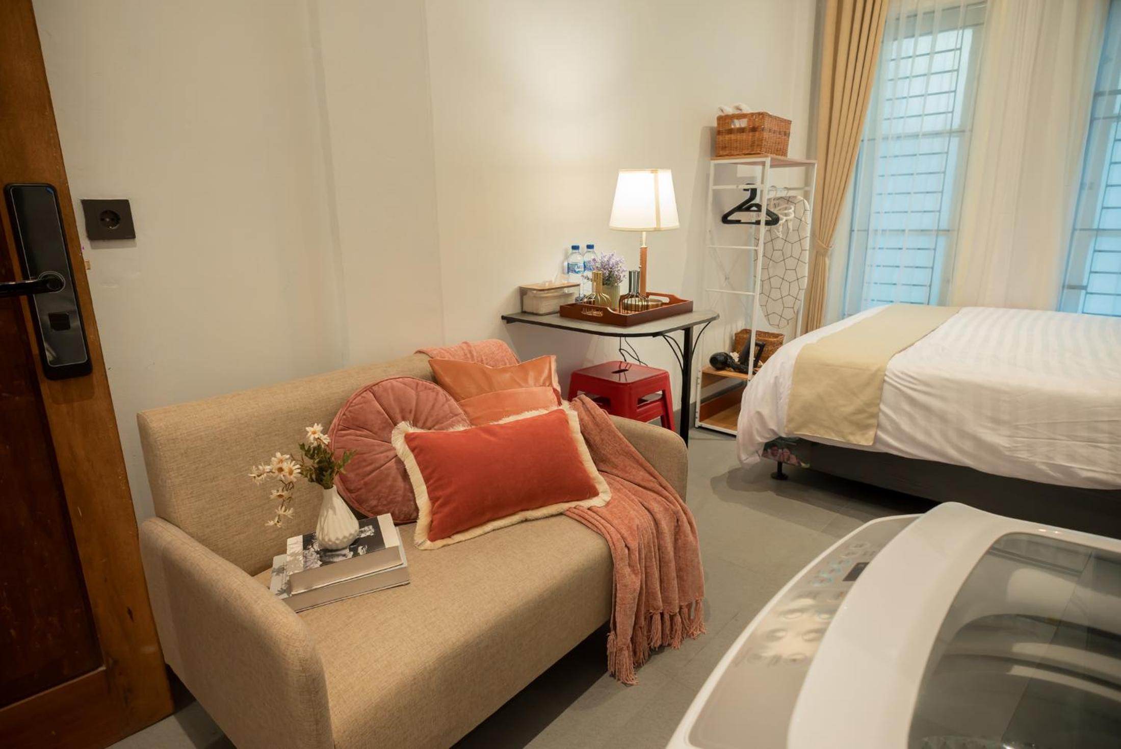 Cozy Central District Loft Style Studio 2A !