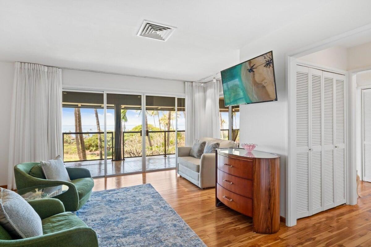 Hale Kalapu · Large Home 180° Ocean Views Walk2Beach Hale Kalapu
