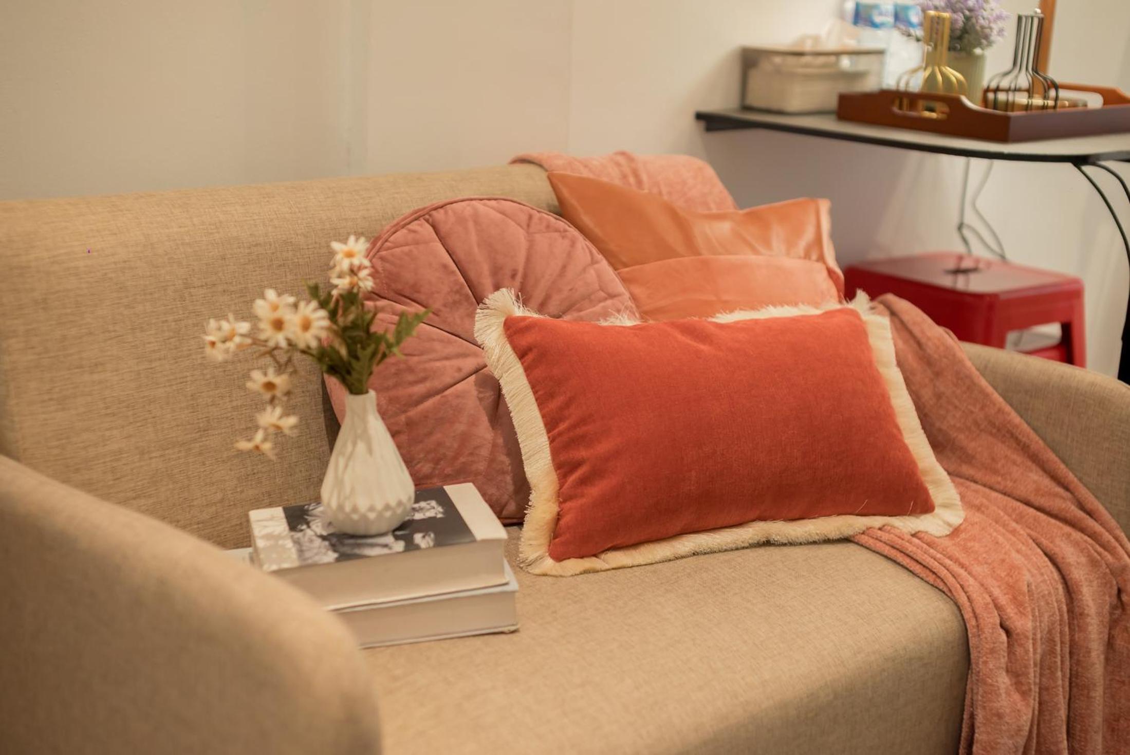 Cozy Central District Loft Style Studio 2A !