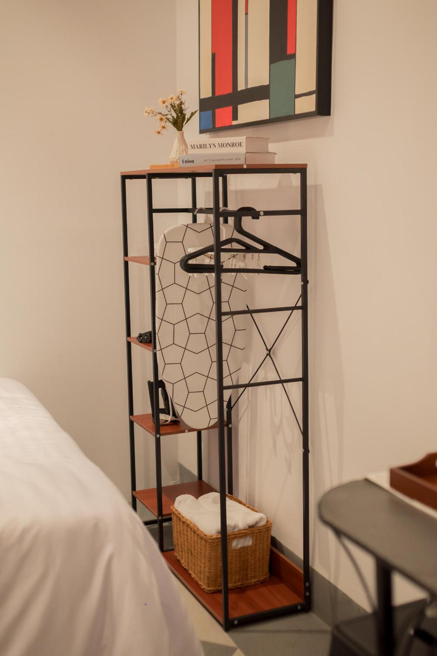 Central District Loft Style Studio 1B !