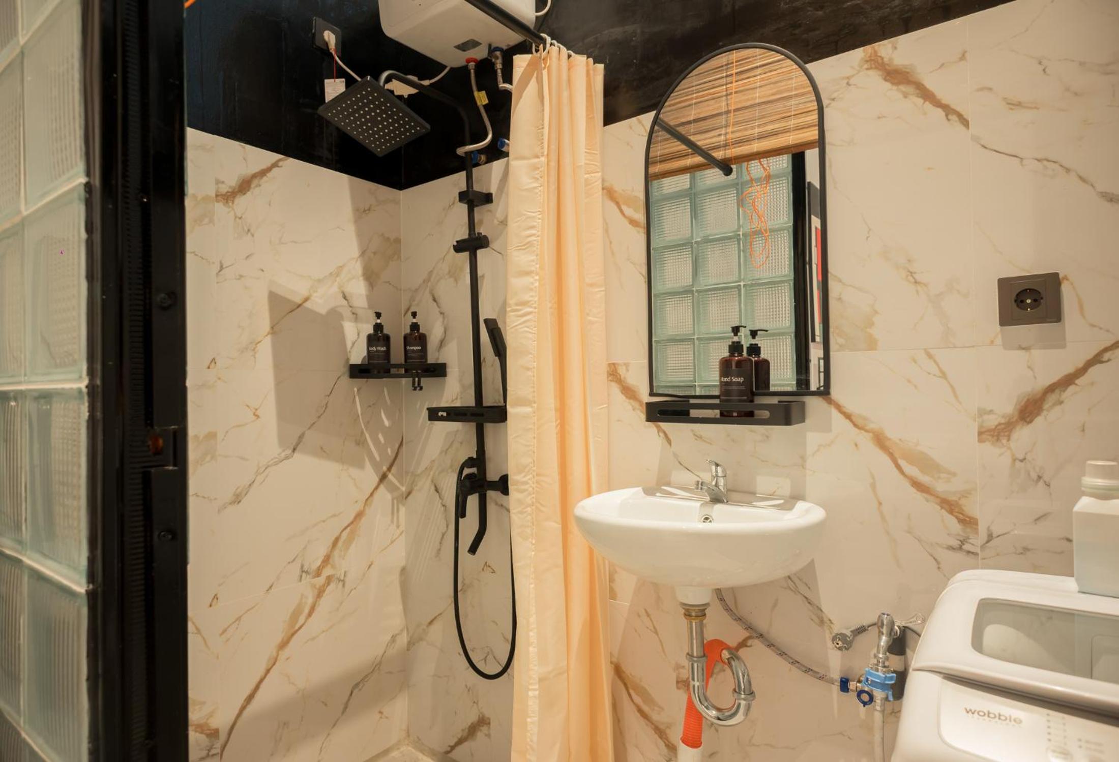 Central District Loft Style Studio 1B !