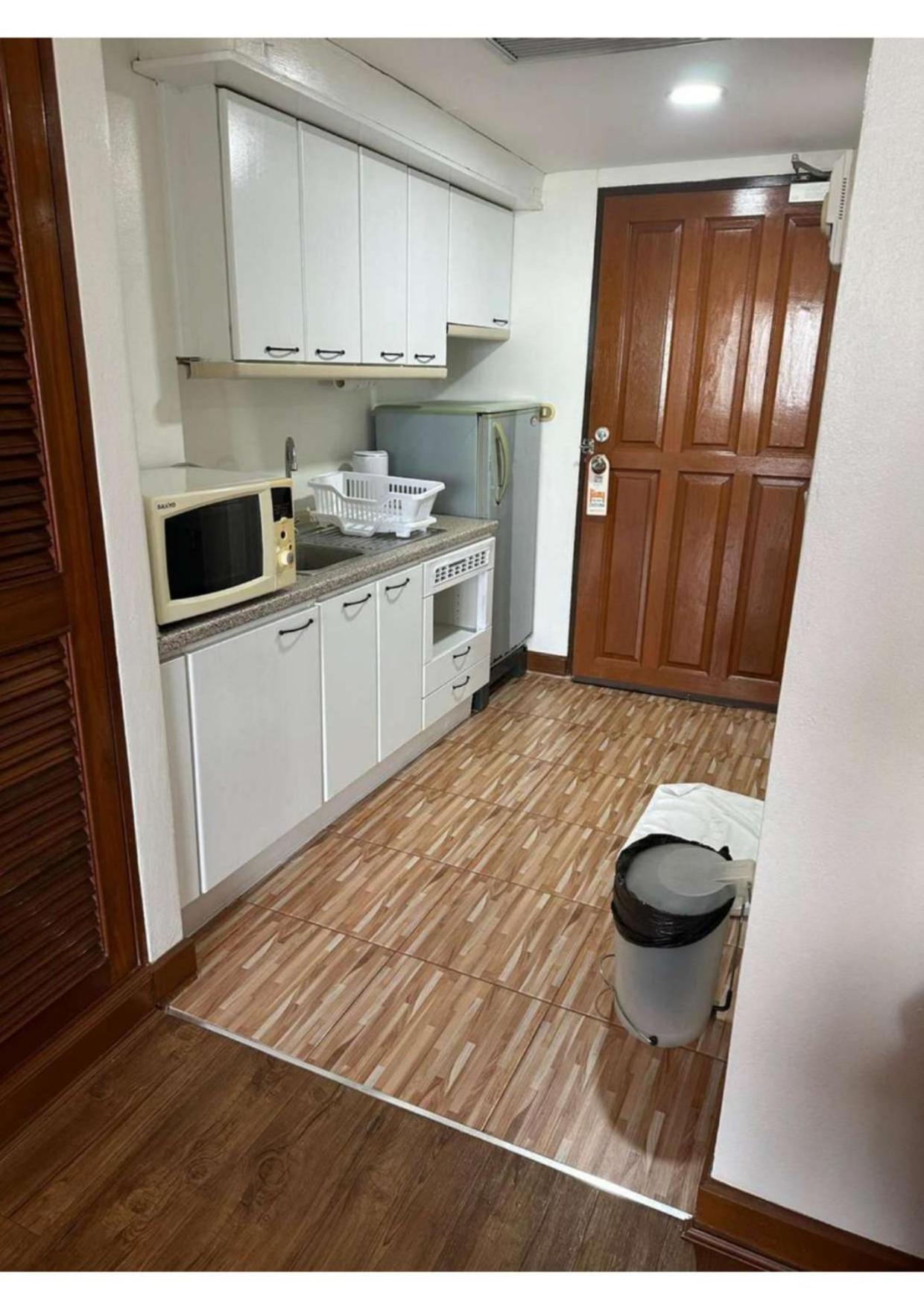 Affordable Serviced Apartments in Nana Omni Tower - Prime Sukhumvit location