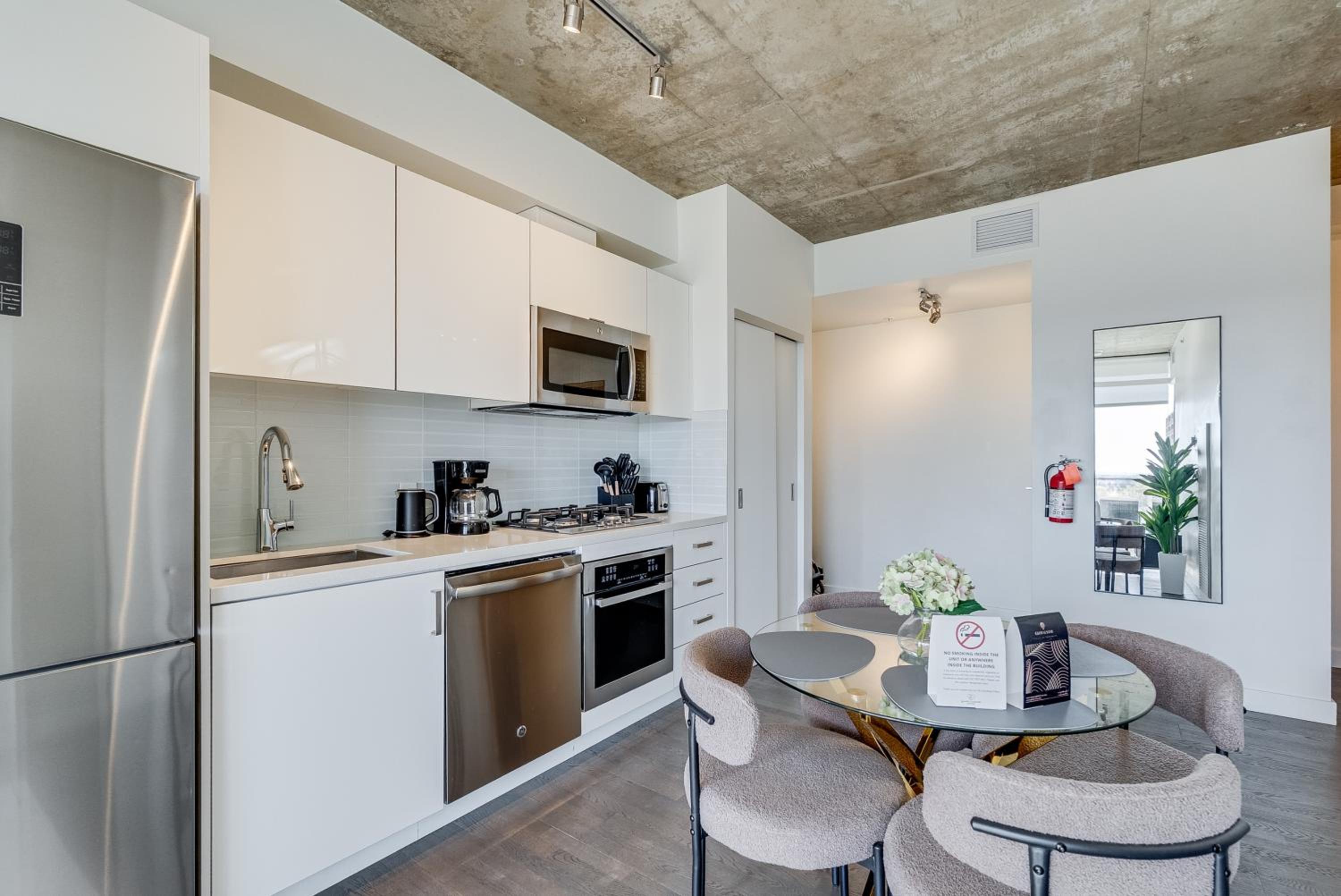 GlobalStay Modern Condos Downtown Calgary