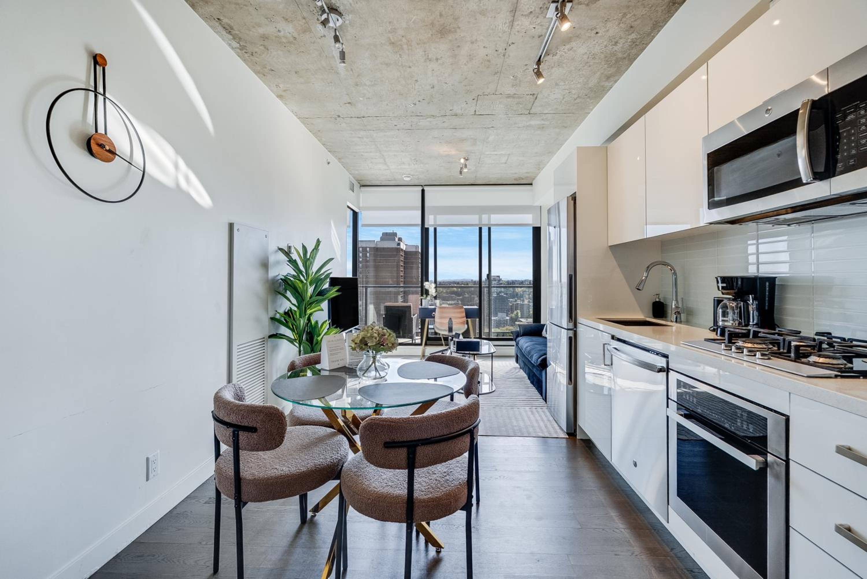 GlobalStay Modern Condos Downtown Calgary