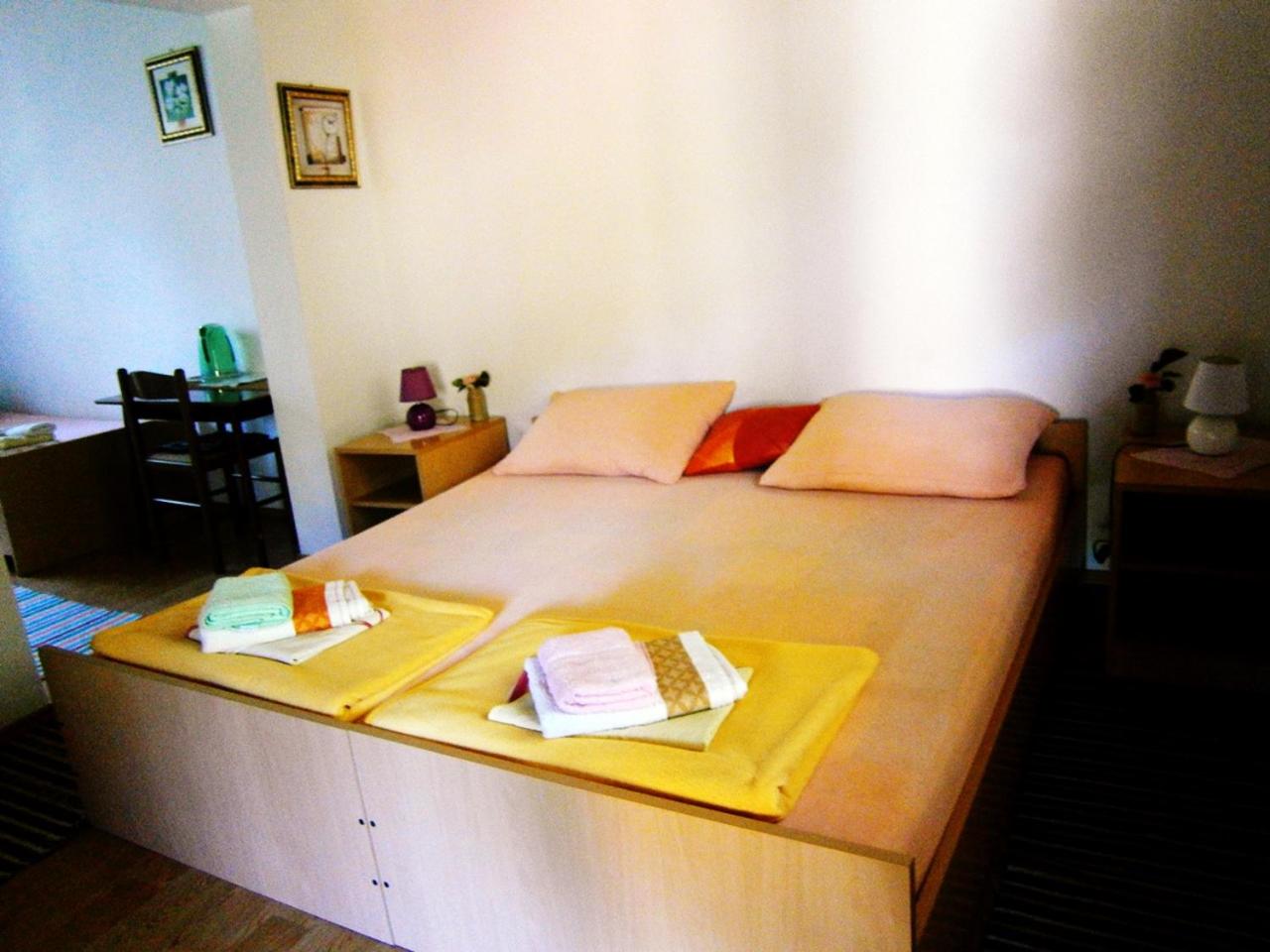 Photo 11