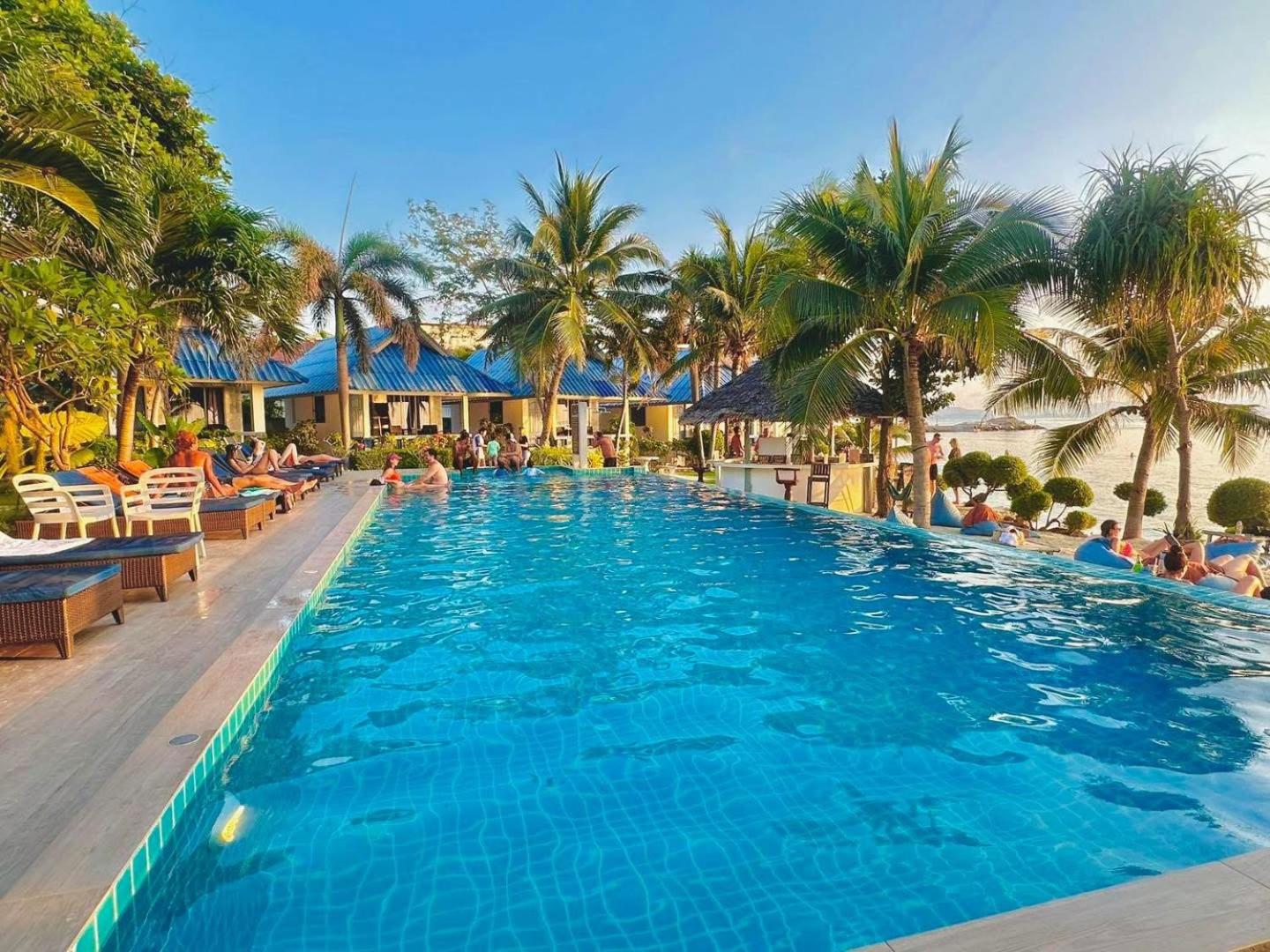 Baan Suan Poolsap - Haad Rin Beach