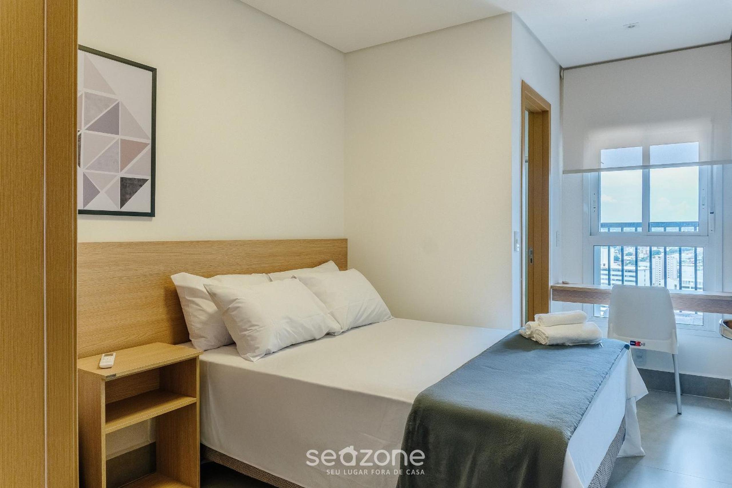 Apts in a Building with Pool and Gym - GRL