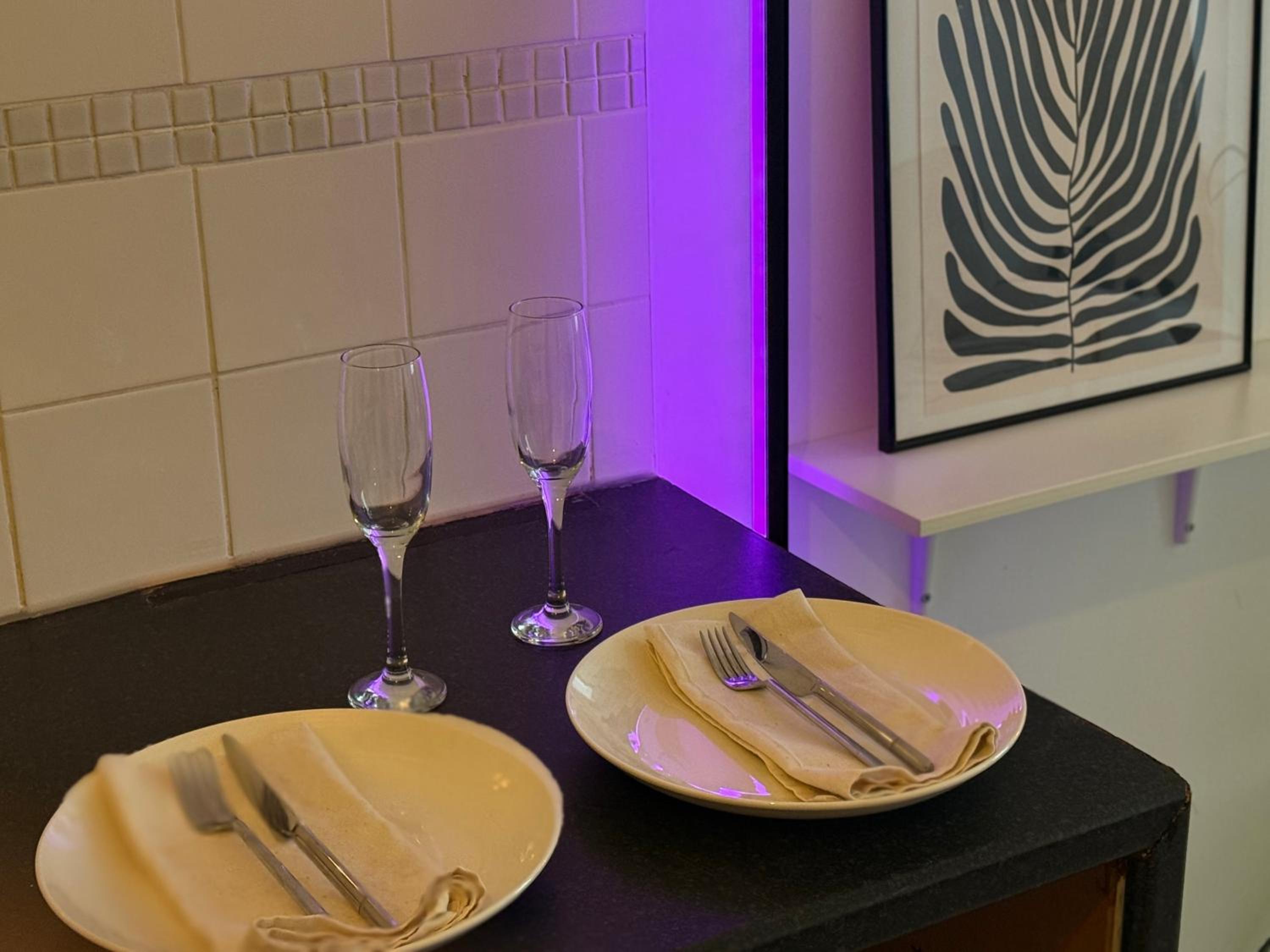 Central, Cozy and Stylish 2-Bed Apartment