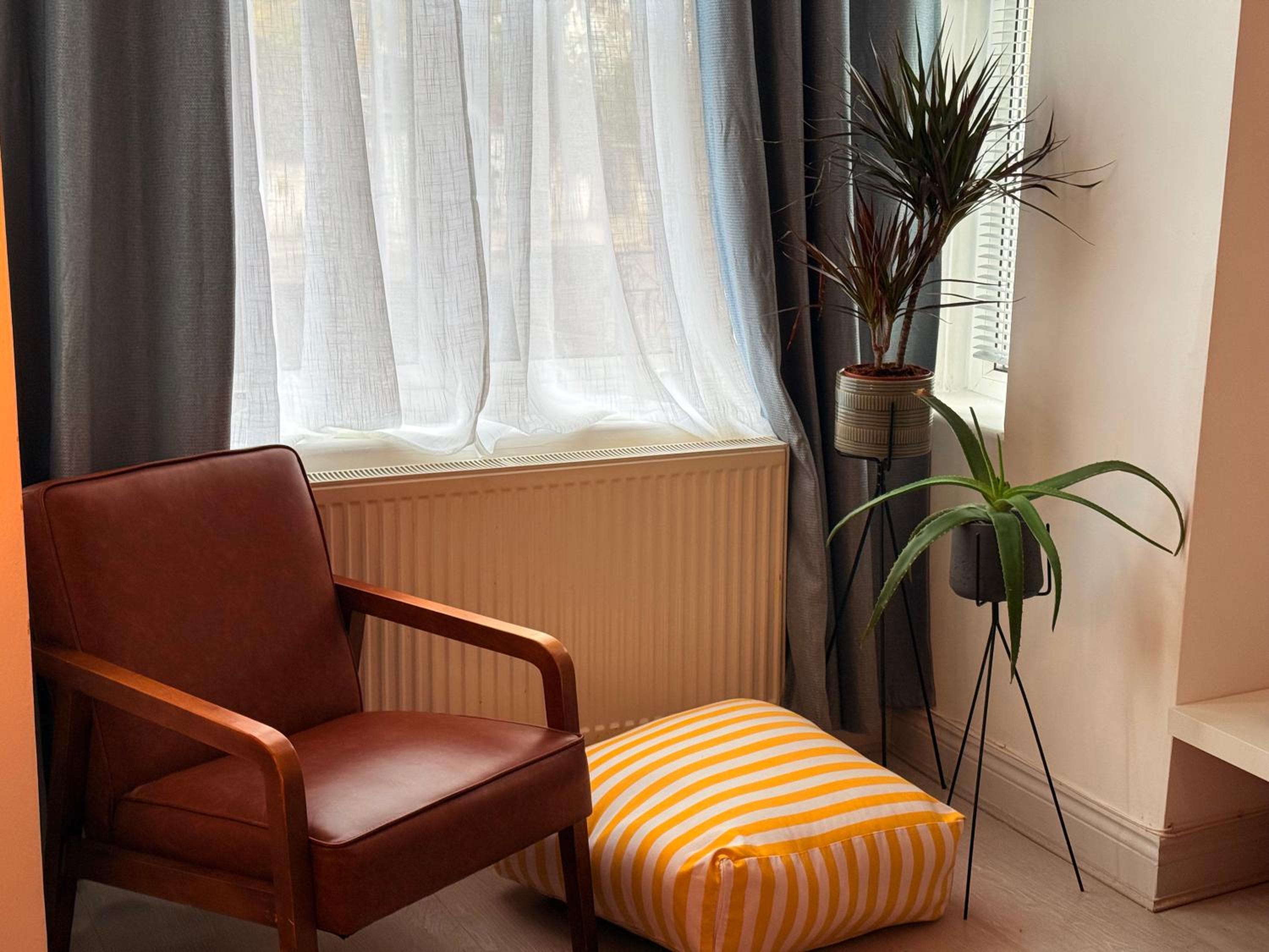 Central, Cozy and Stylish 2-Bed Apartment