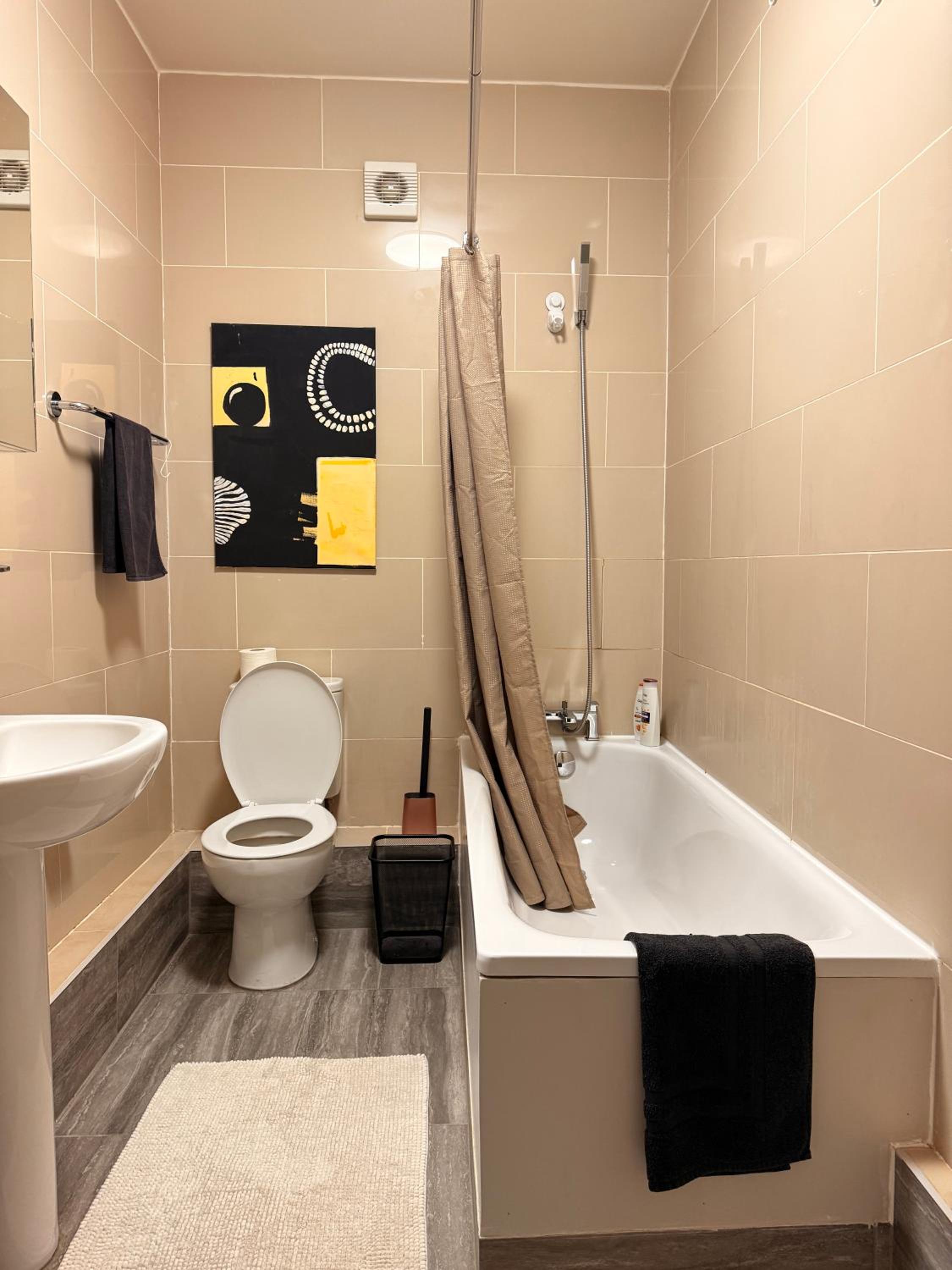 Central, Cozy and Stylish 2-Bed Apartment