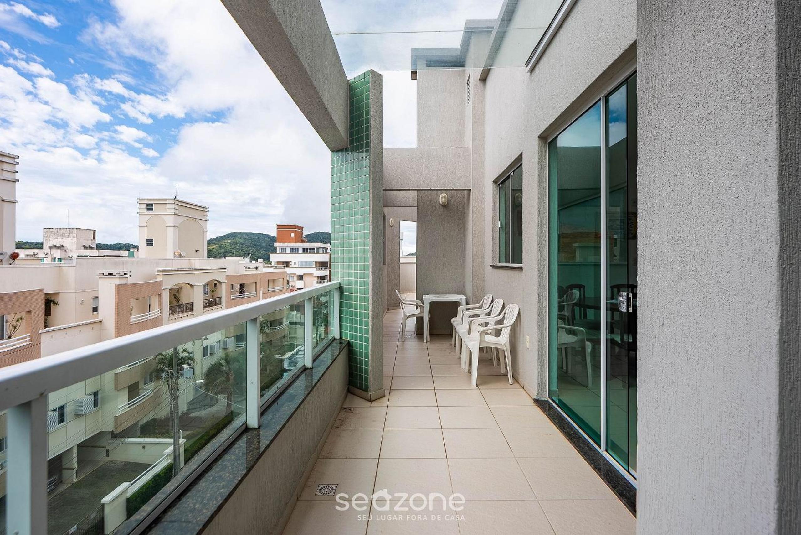 Apt. w/ balcony and BBQ 250m from the sea MRS0402