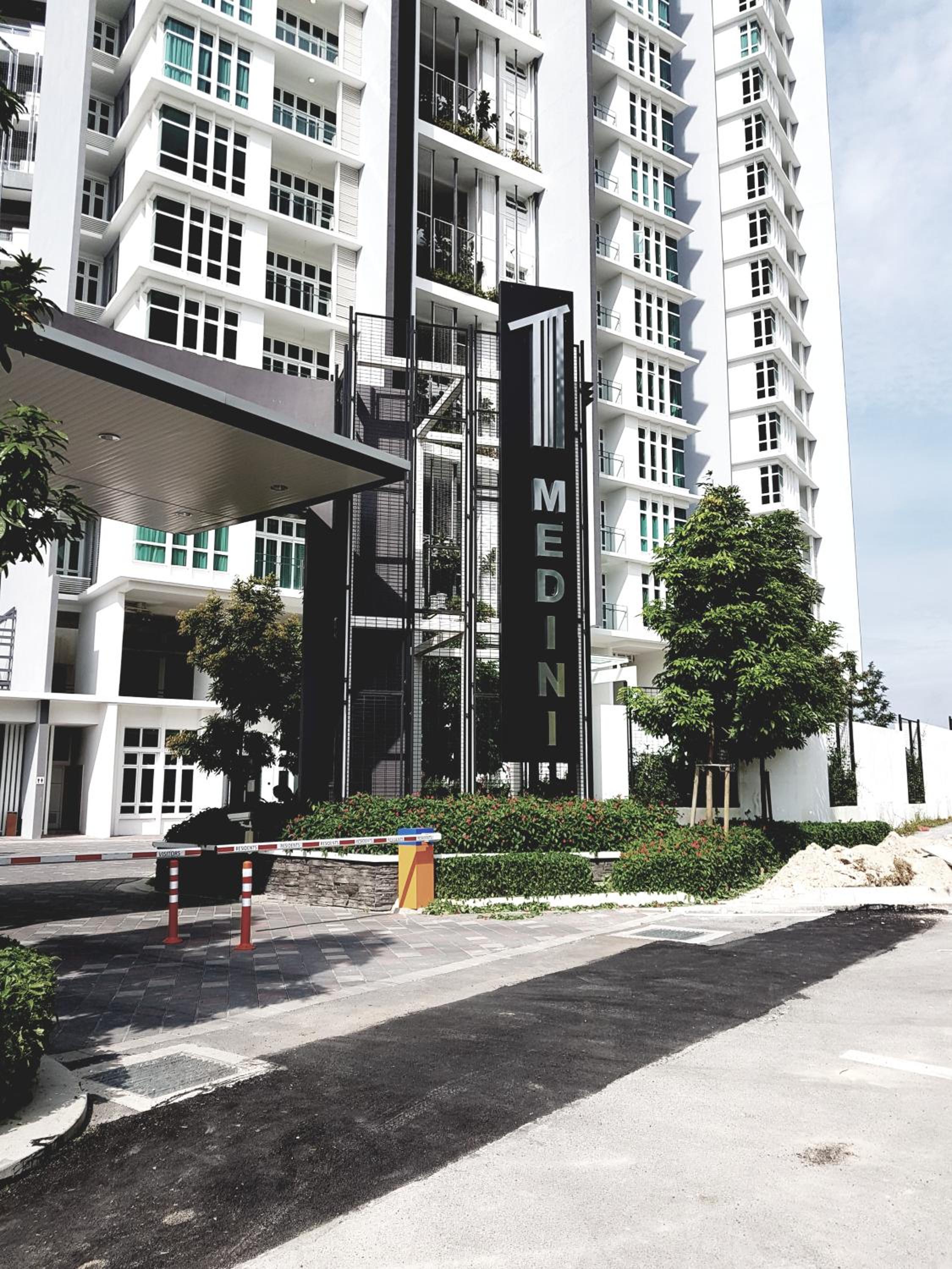 Holi 1Medini Themed Suites