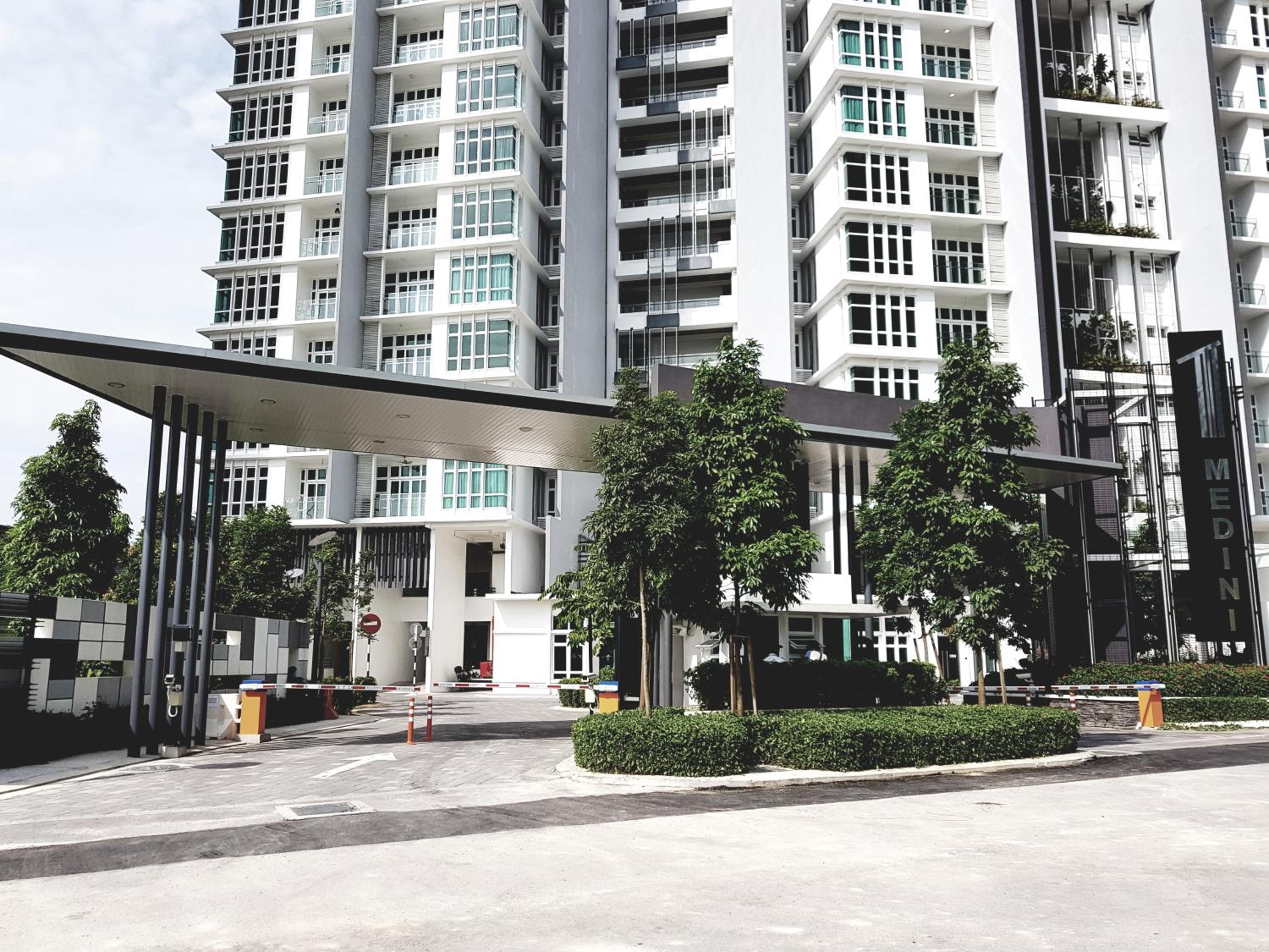 Holi 1Medini Themed Suites