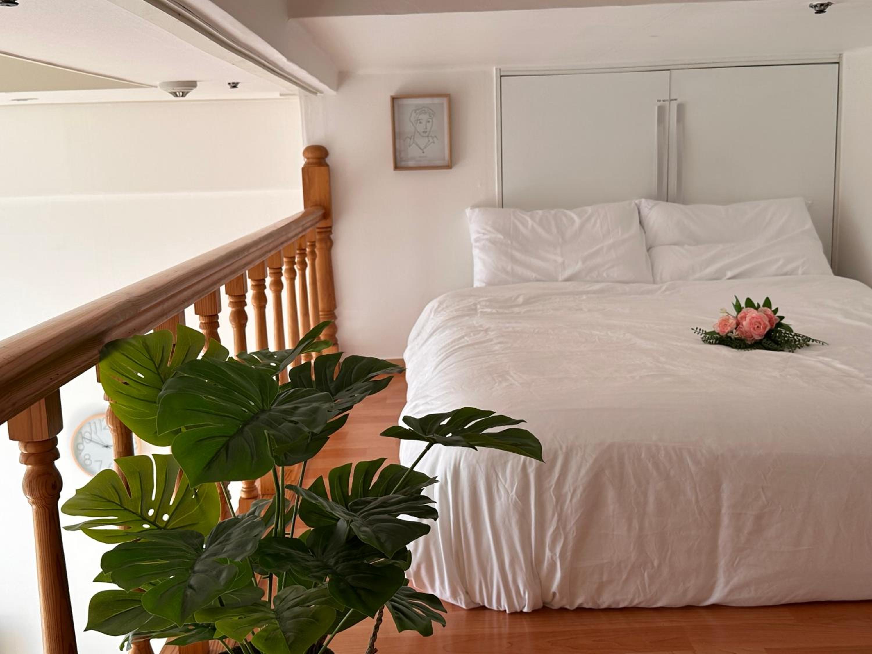 Central Seoul loft apartment