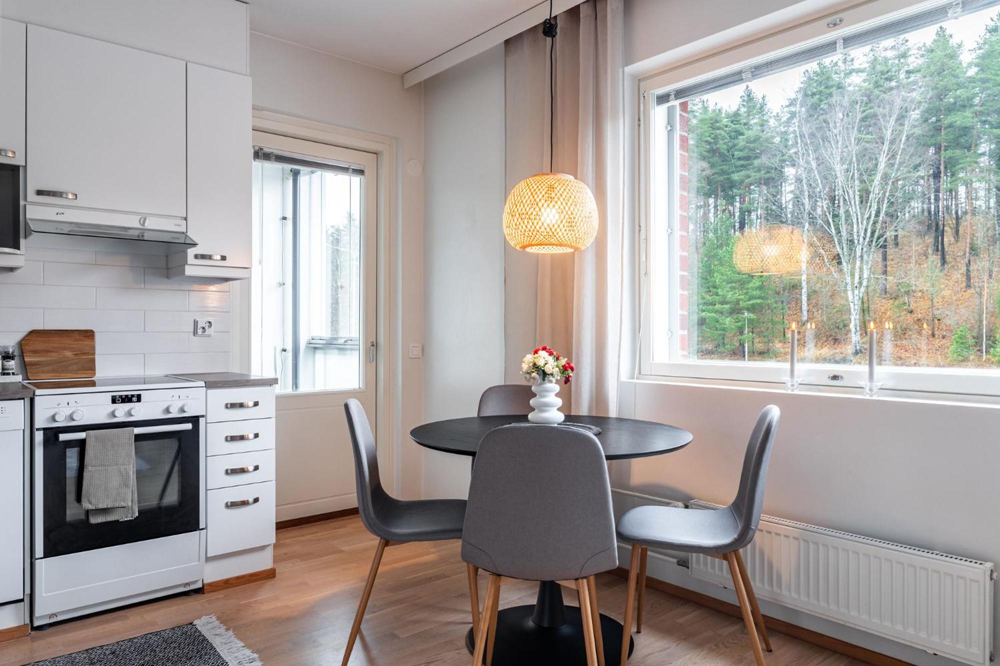 1BR Apartment with Sauna, Balcony & Free Parking