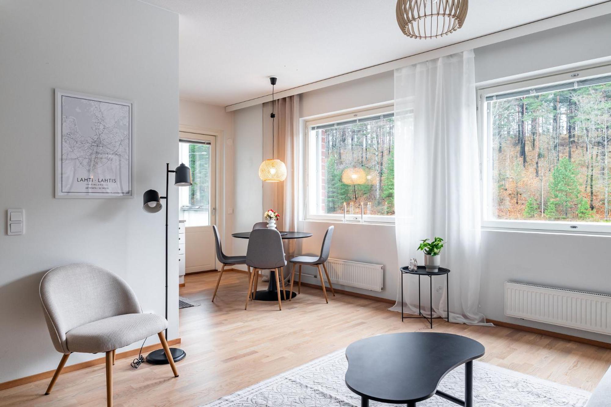 1BR Apartment with Sauna, Balcony & Free Parking