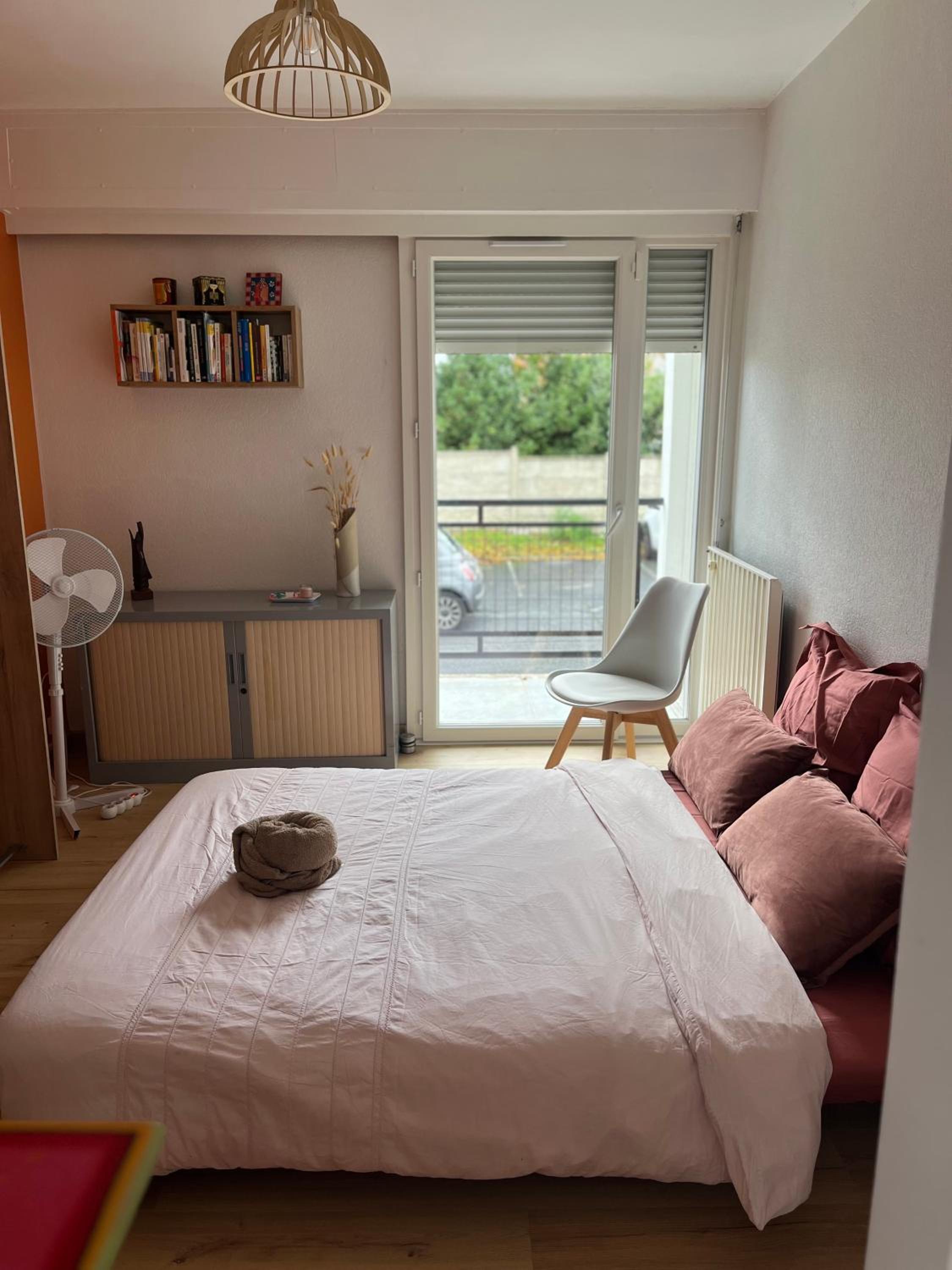 Chambre calme & lumineuse avec balcon Cauderan