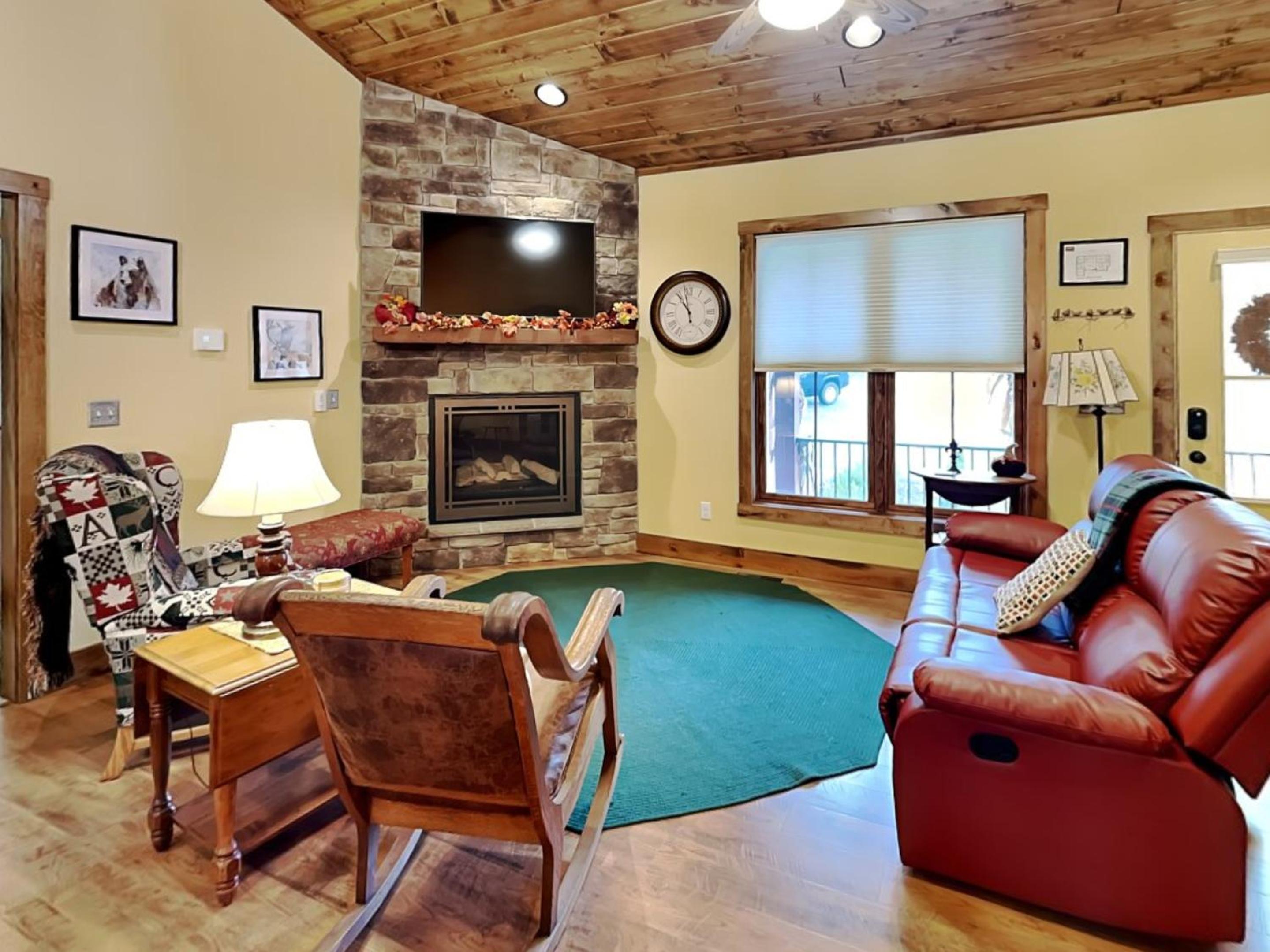 Buzzy Bee Lodge