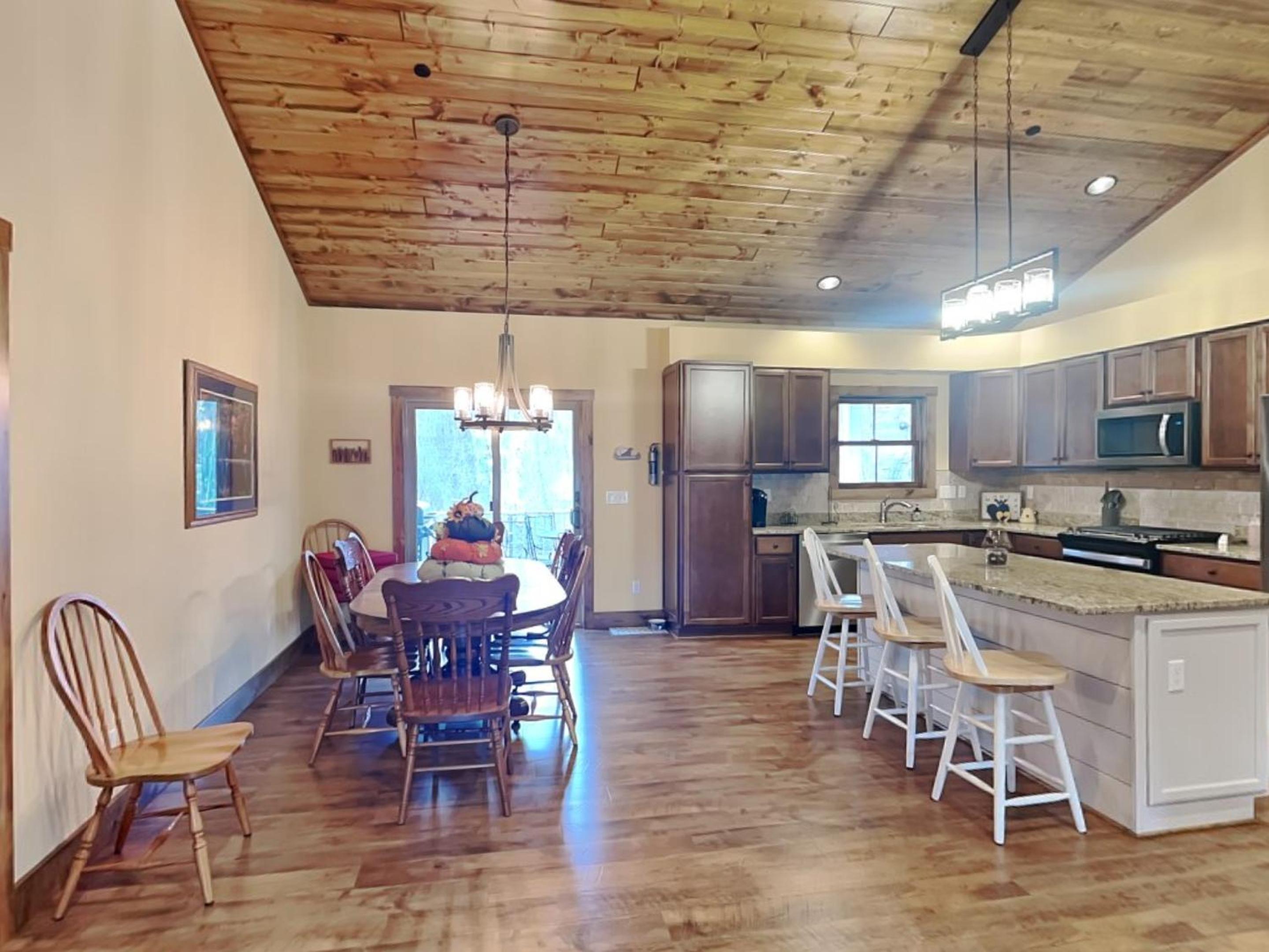 Buzzy Bee Lodge